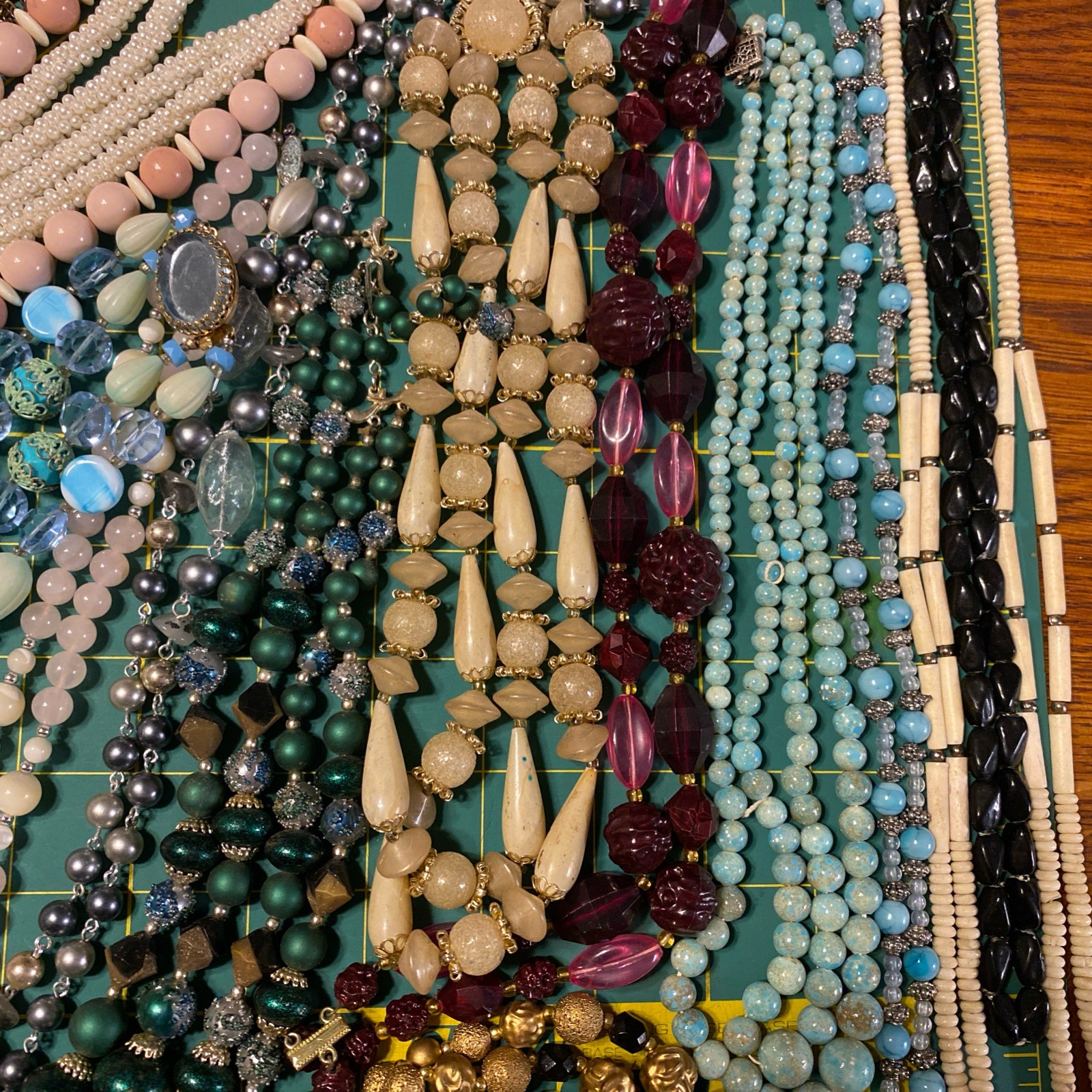 4.5 Lb Vintage Costume 70 Pc Jewelry Lot Mix Box Wearable Pieces Estate Auctions