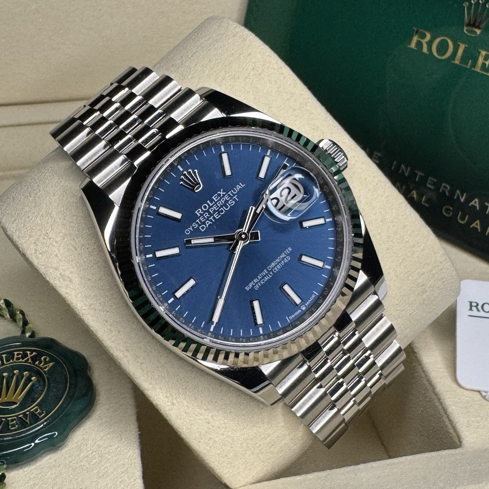 2026 Brand NEW Rolex Datejust 36 126234 Blue Dial 18k Gold Bezel Steel Box Paper