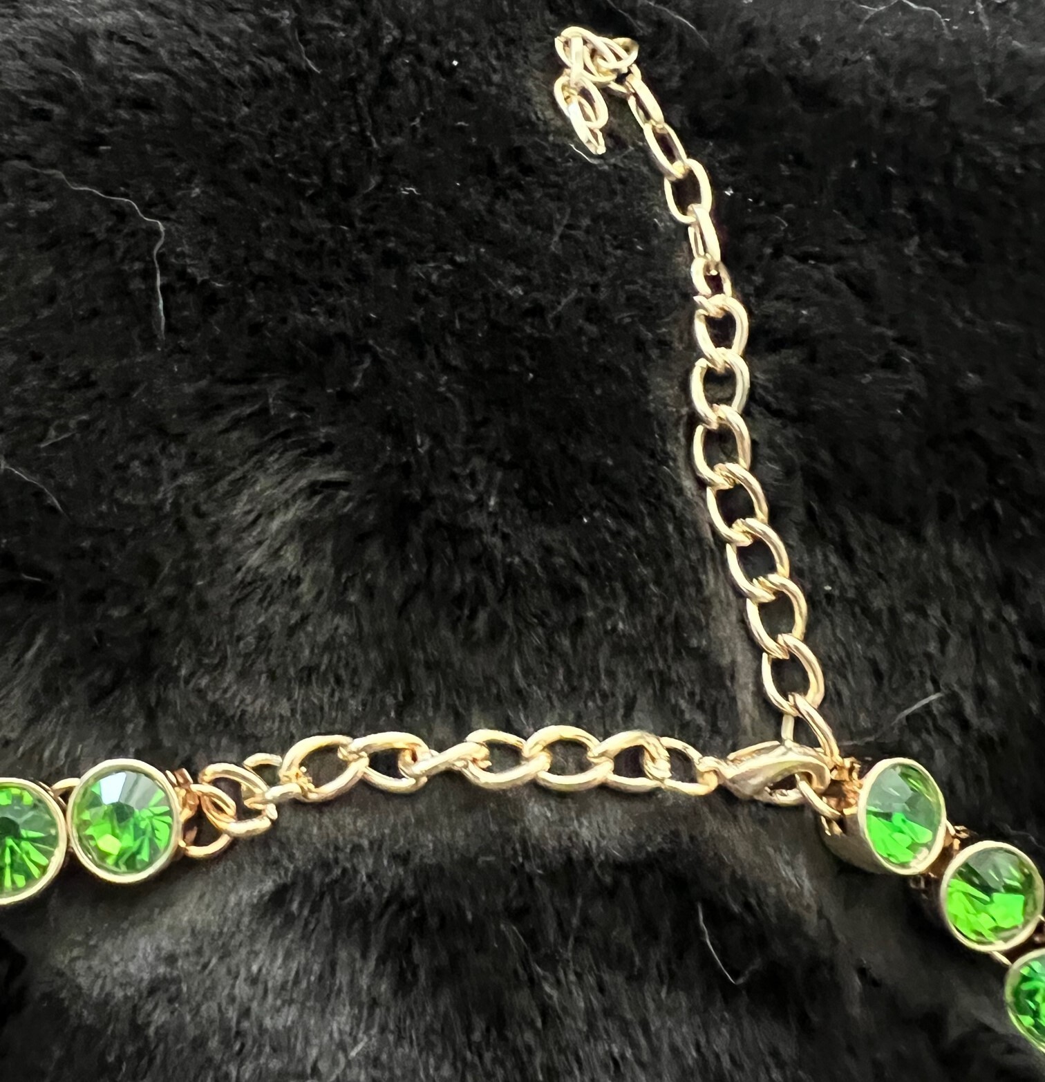 Vivid Jewel Tone Green Austrian Crystal Tennis Necklace Brass Gorgeous 18 inch