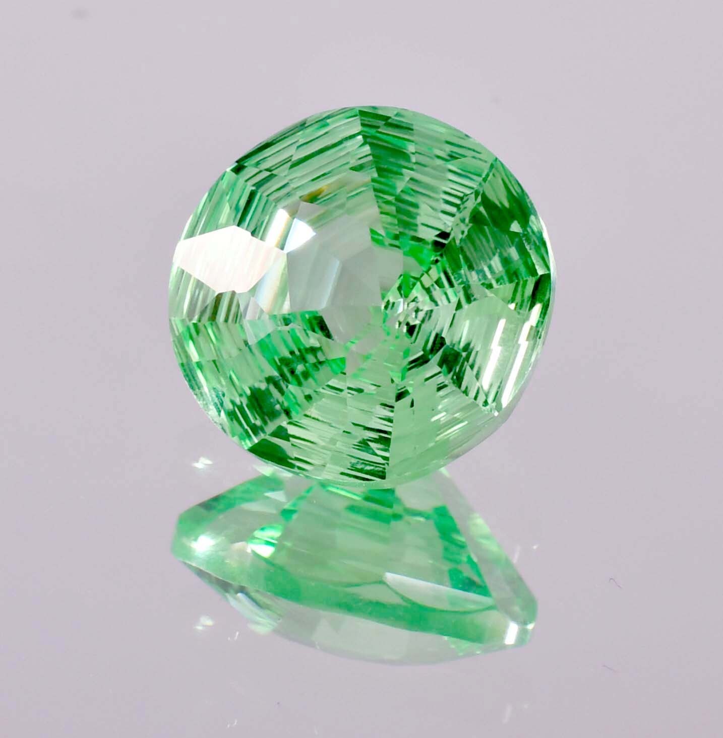 17 x 17 mm Natural Bi-Color 22.65 Ct Flawless Parti Sapphire Gemstone Certified