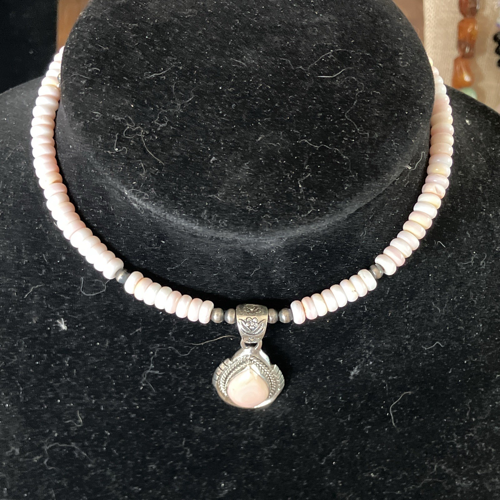 Pink Conch & Sterling Bead Stretch Choker Necklace & Teardrop Pink Conch Pndnt