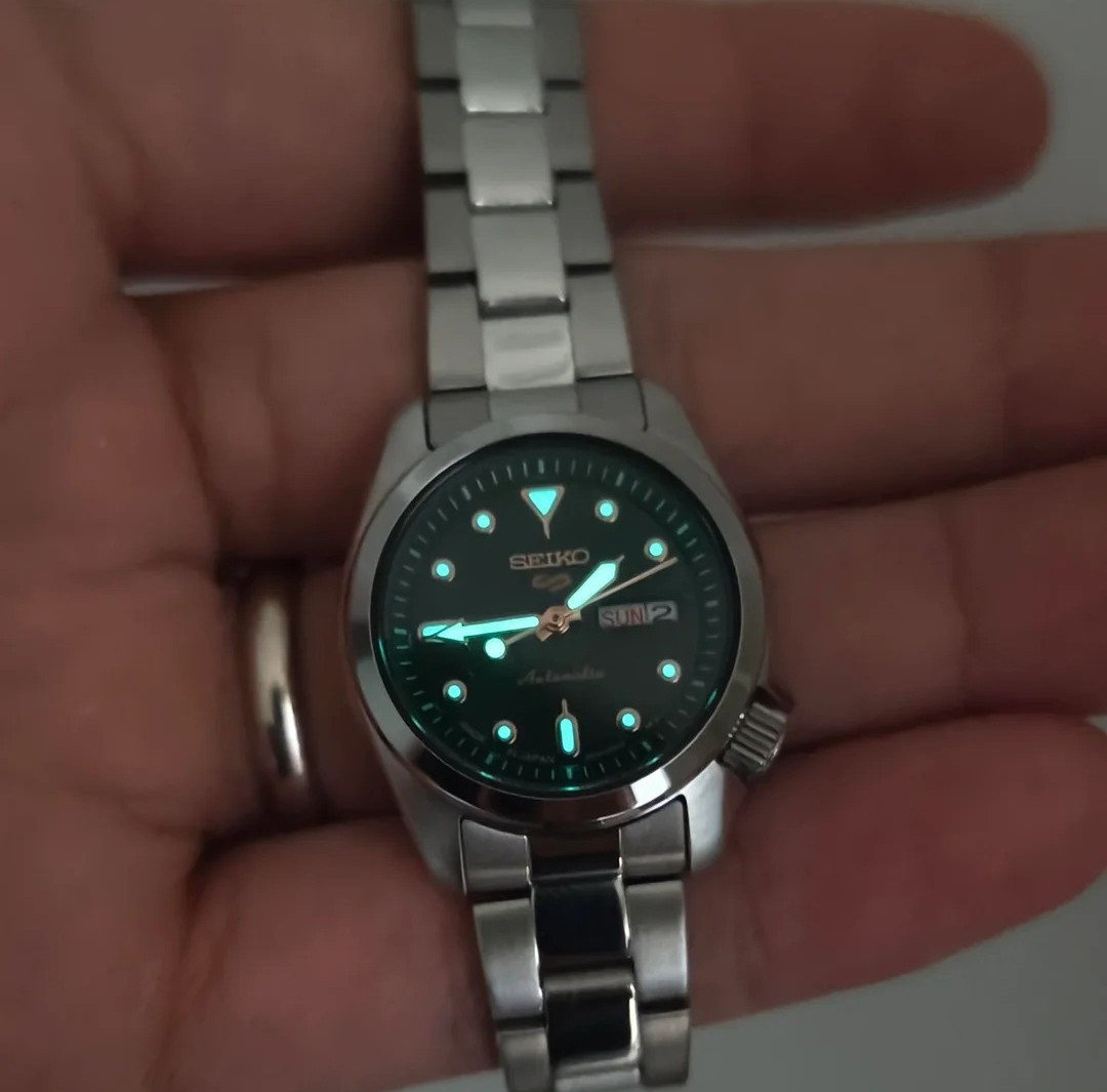 Seiko 5 Sports SKX Series SRRA005 Green Dial 28mm New Full Set Women’s Watch