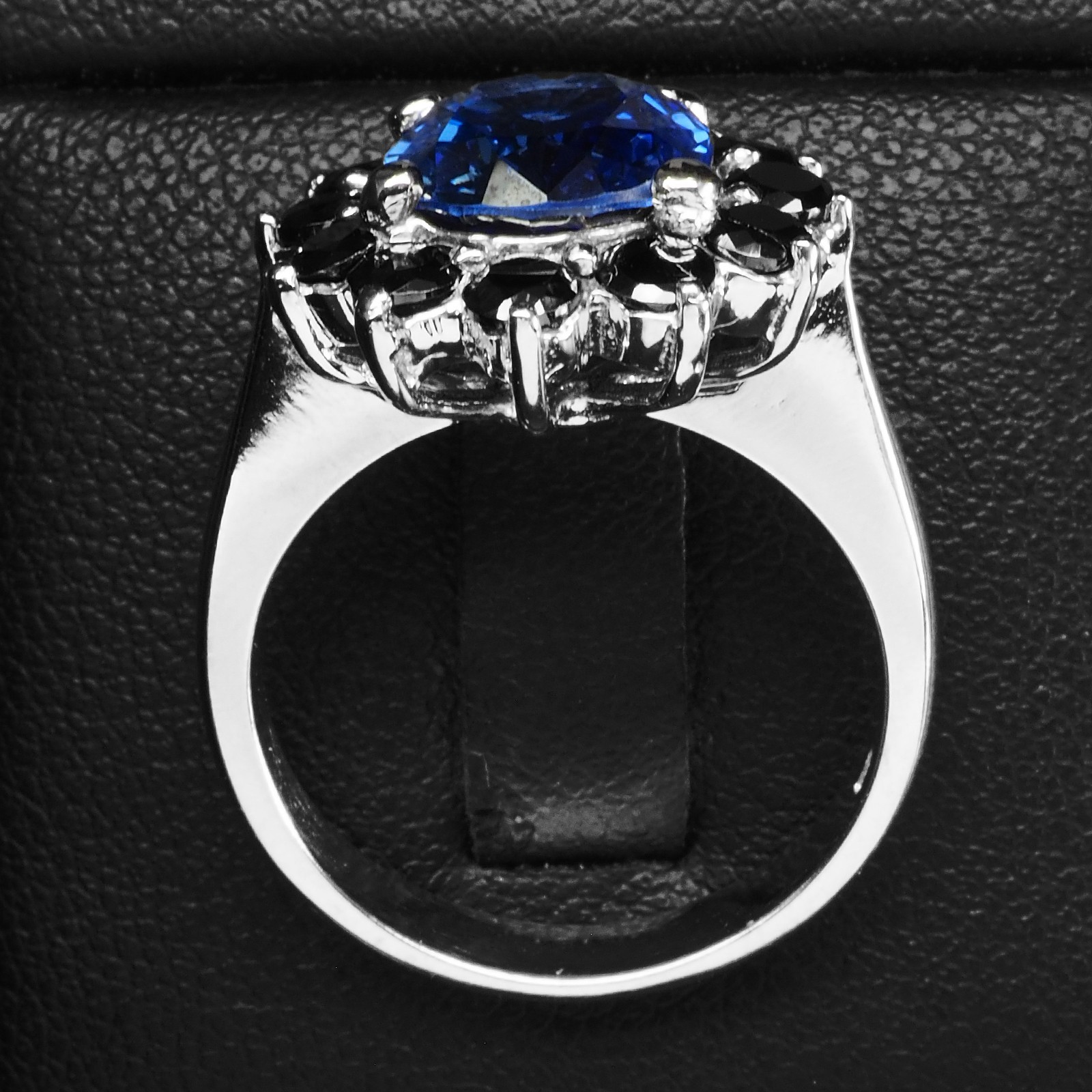Magnificent Royal Blue Sapphire 5.50Ct 925 Sterling Silver White Gold Halo Rings