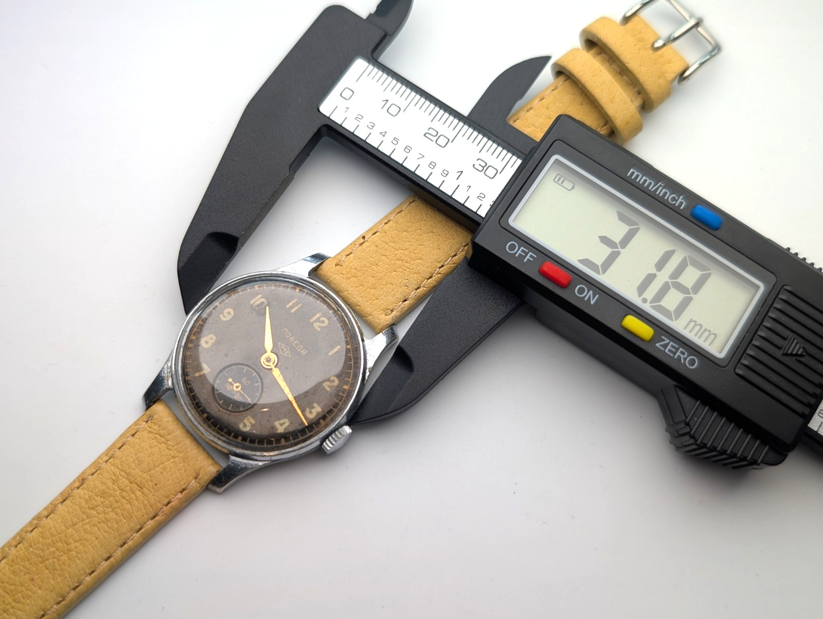 Vintage Pobeda (Победа) Gilt Dial Watch, 15 Jewel PChZ (ПЧЗ) 2602 Movement, 1958