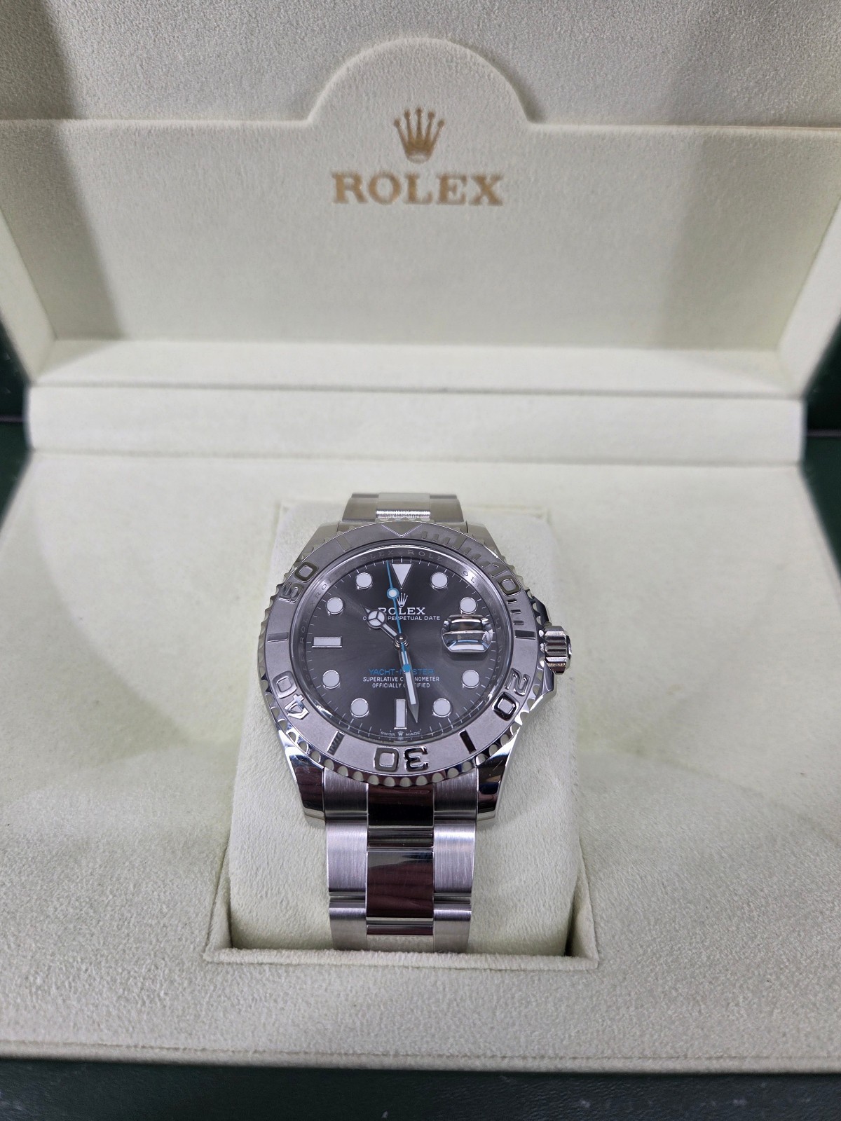 Rolex Yacht Master 126622 40mm Steel Platinum Rhodium Blue Watch Box