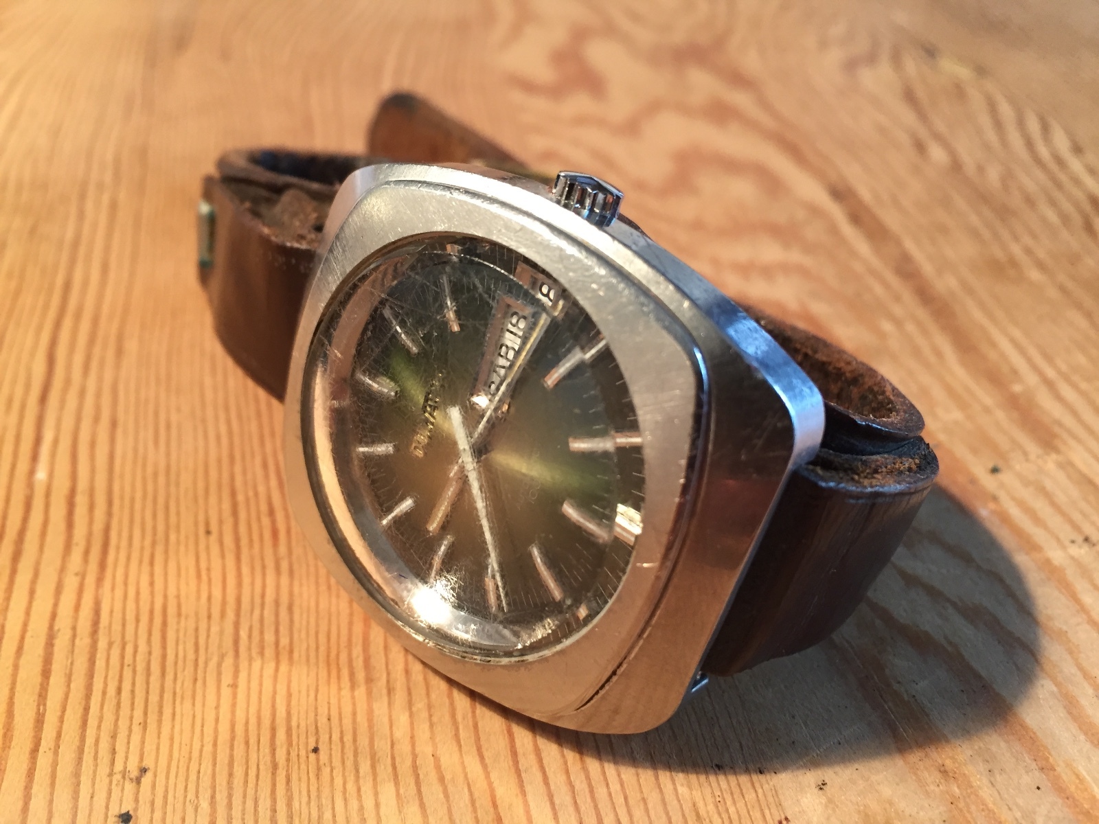 Vintage Watch – DUWARD Automatic 100M – Stainless Steel – Incabloc
