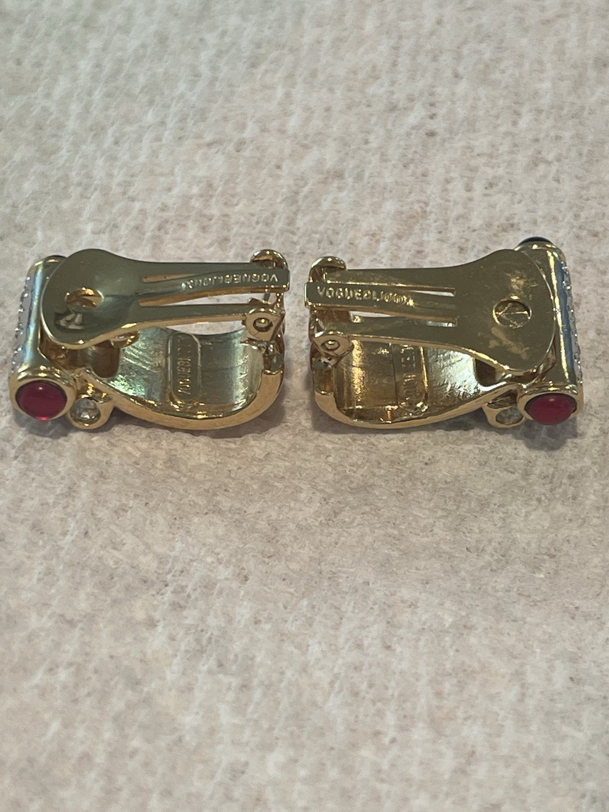 Vtg Vogue Bijoux Gold Plated Faux Diamond Red Green Crystals Clip On Earrings