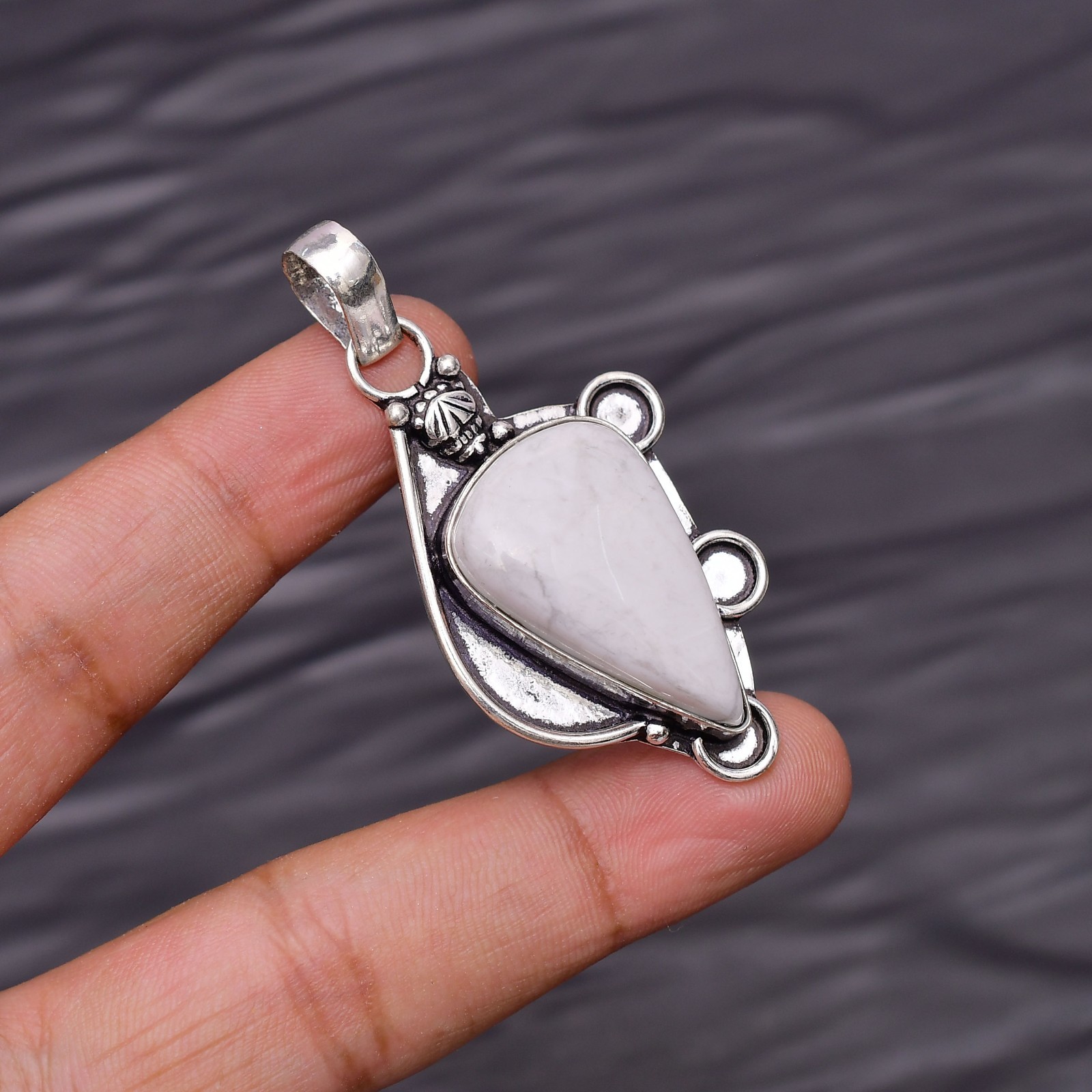 Howlite Gemstone 925 Sterling Silver Jewelry Pendant 2.04″