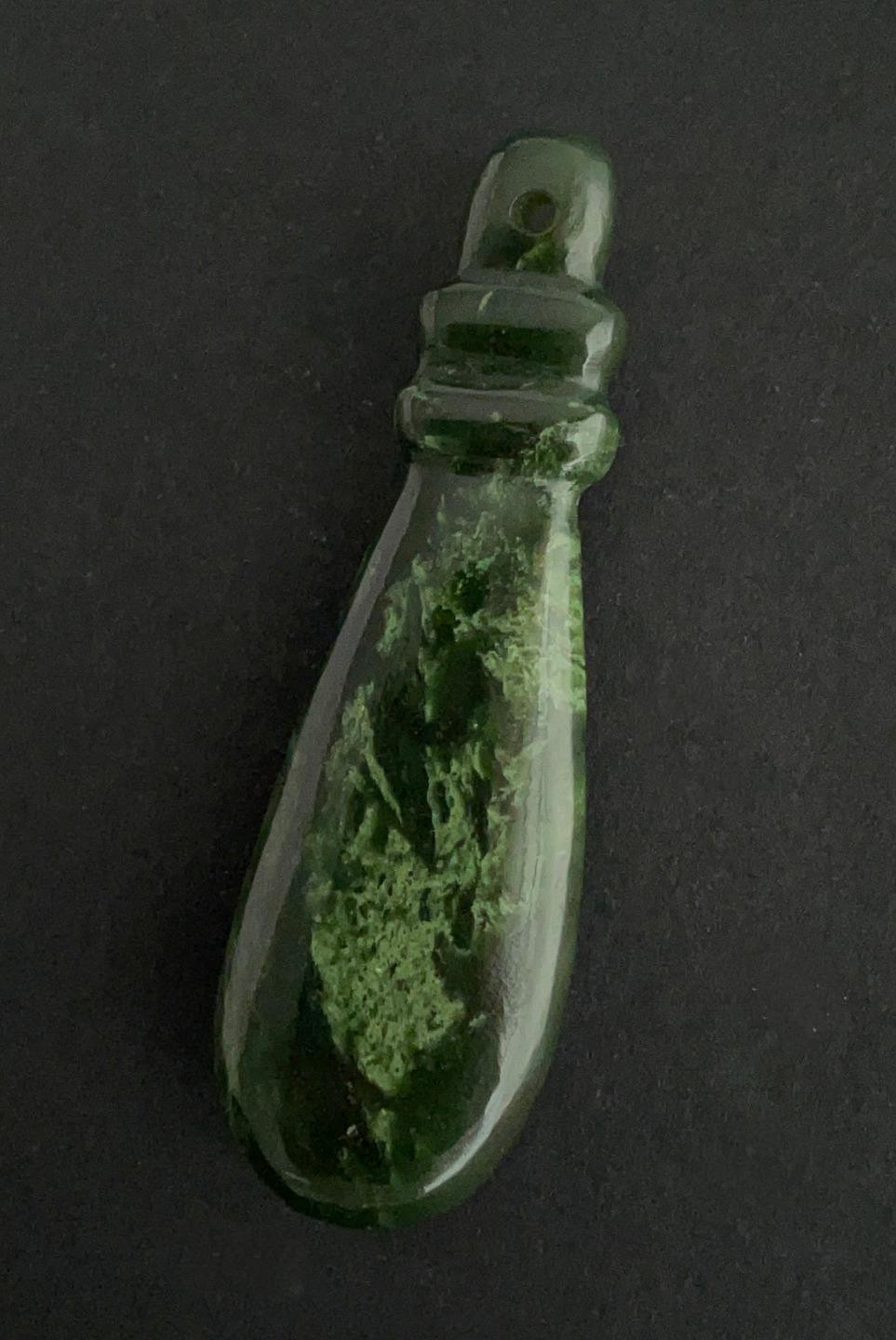 VINTAGE MAORI POUNAMU MERE PENDANT NEW ZEALAND GREENSTONE JADE CARVED