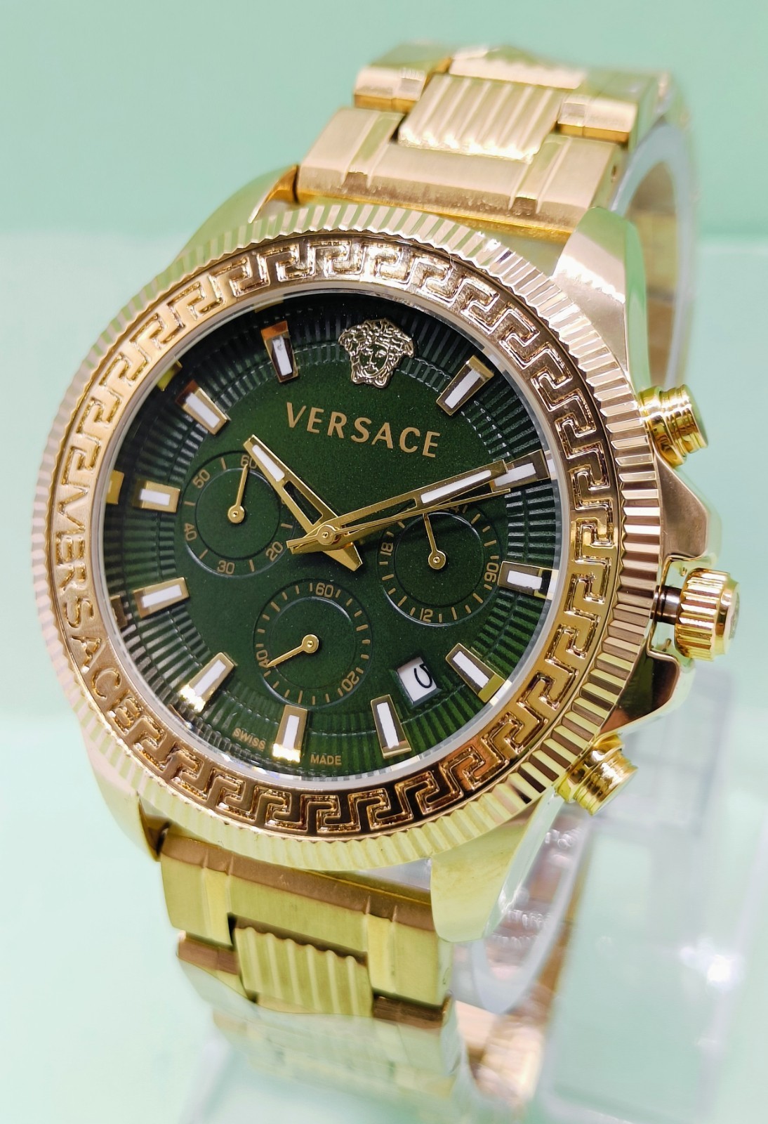 Amazing Versace Chronograph Date Indicator Quartz Analog Men’s Wrist Watch