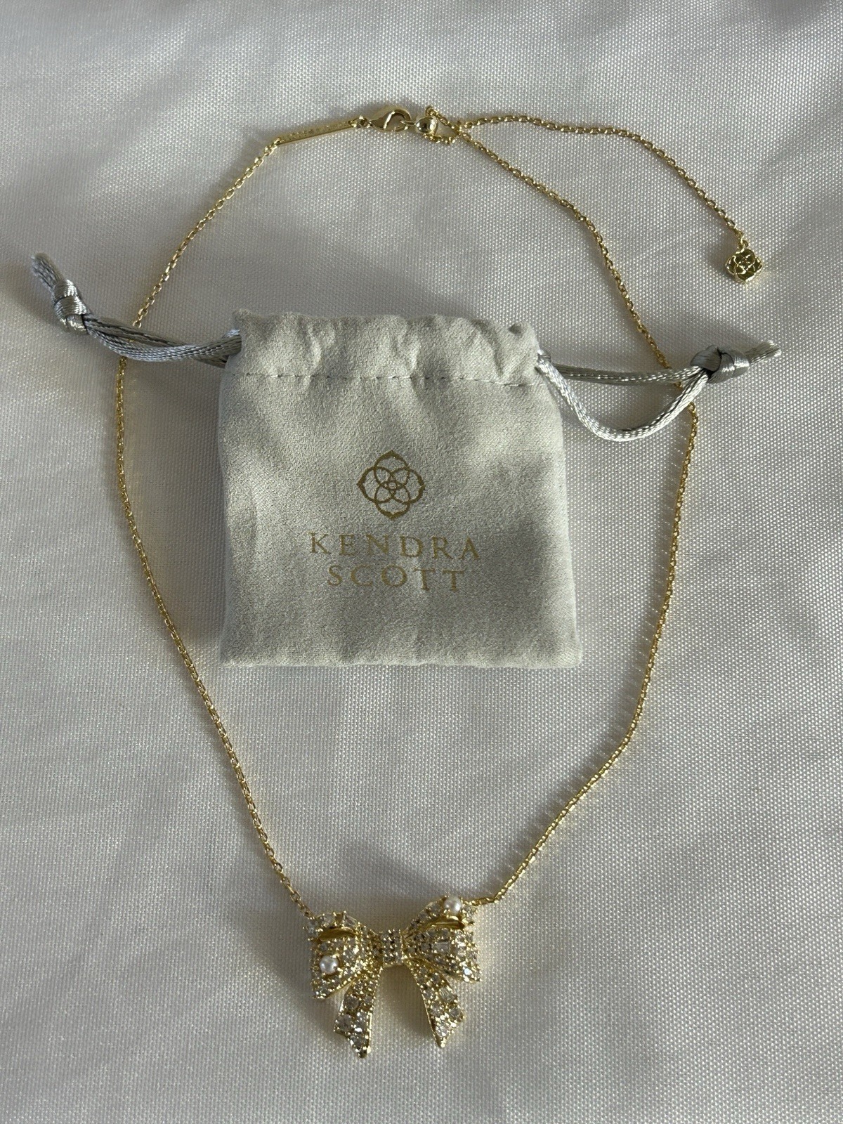 NEW! Kendra Scott Gold Krista Bow Short Pendant Necklace in White Mix Pearl