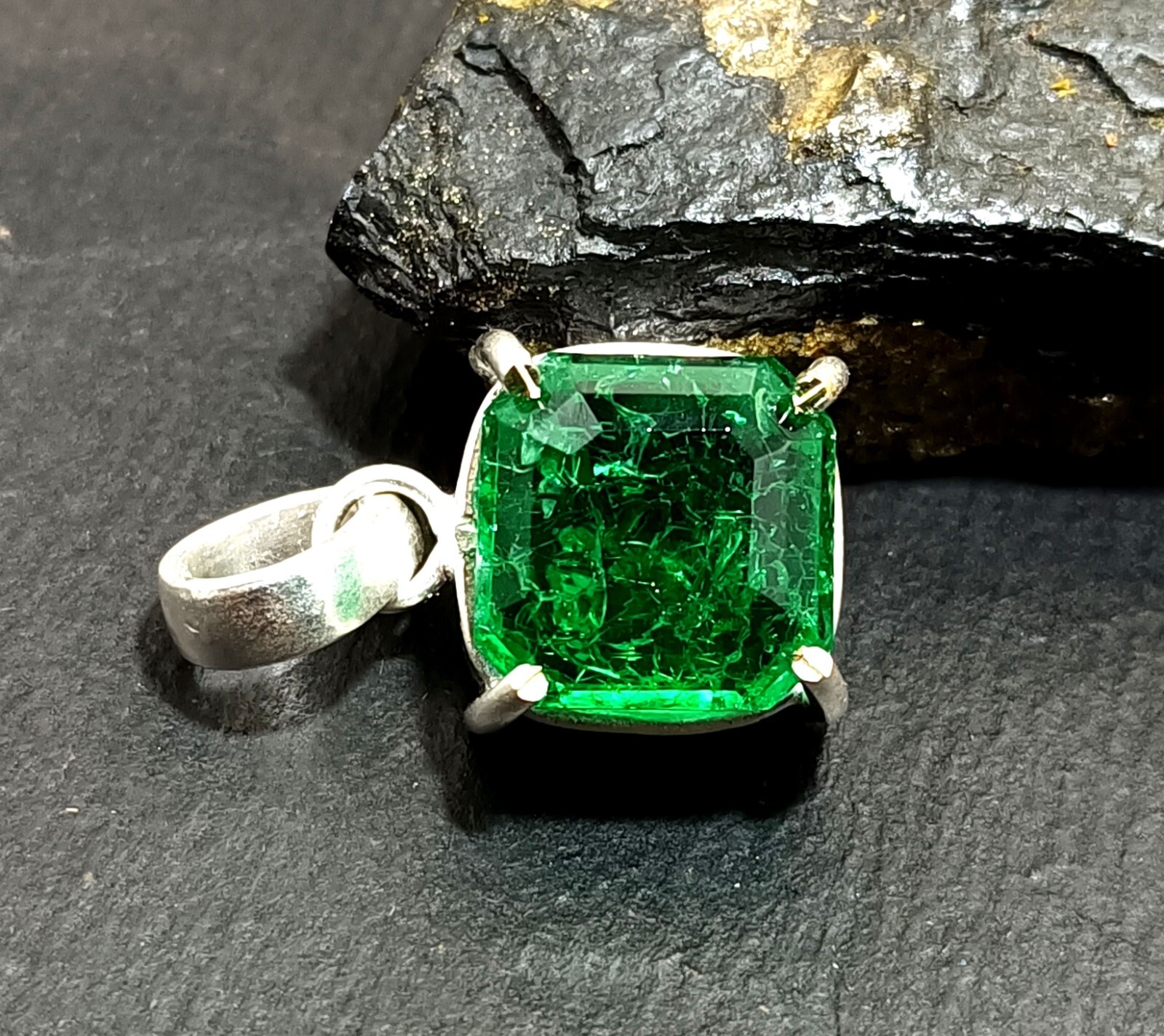 Certified 25.0 Ct Natural Emerald 925 Solid Silver Asscher Cut Pendant Gemstone