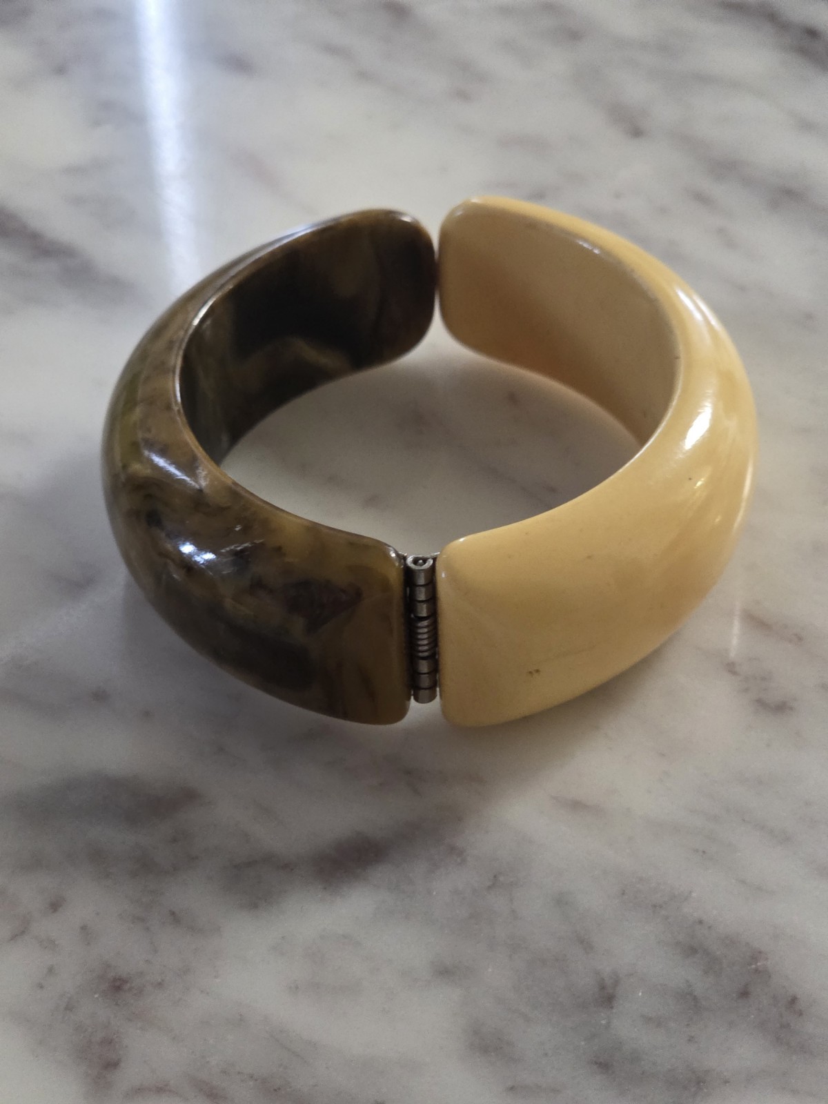 VTG LOT 4 BRACELETS GEOMETRIC BLACK & WHITE AVON POLKA DOT CREAM BROWN CLAMPER