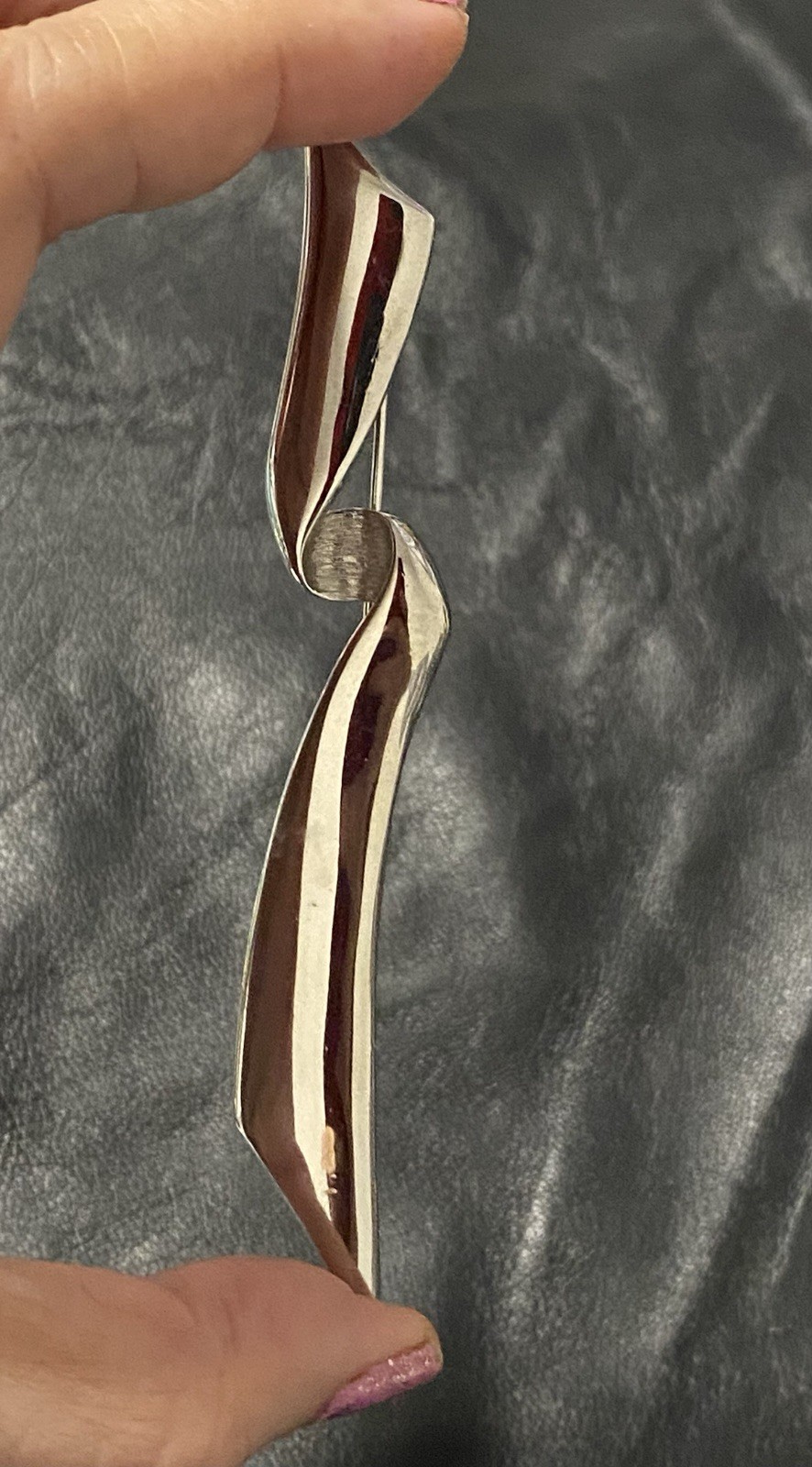 Rare 1988 Signed JJ Silver Tone Twist Ribbon Large 4.5”L Brooch Stunning Modern