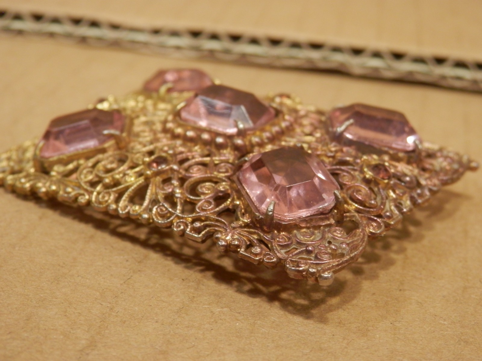 Vintage Filigree Pale Faux Amethyst Stone Brooch/Pin