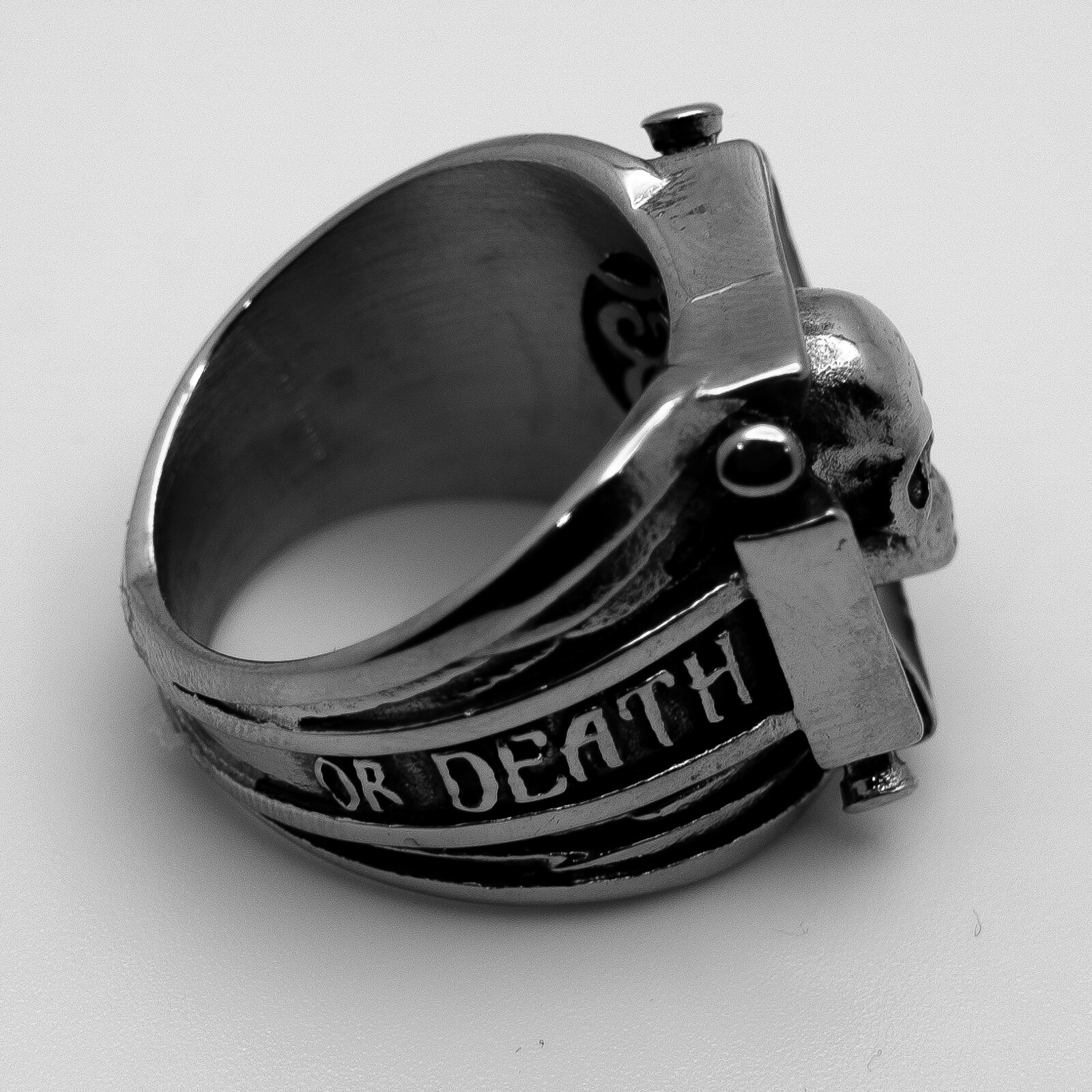 Men’s Stainless Steel Maltese Cross Skull Ring size 9 to 18 / 122