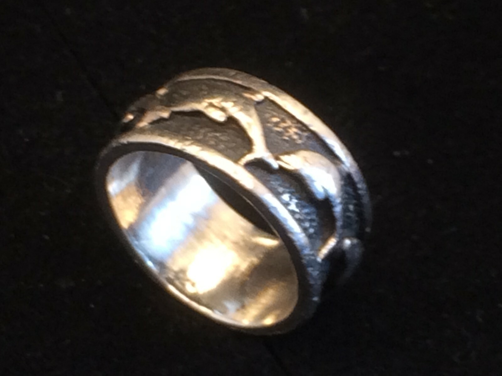 Solid Silver Ring Ring 925 Hallmarked Dolphins Silver 9.27g 19mm Internal Dimension