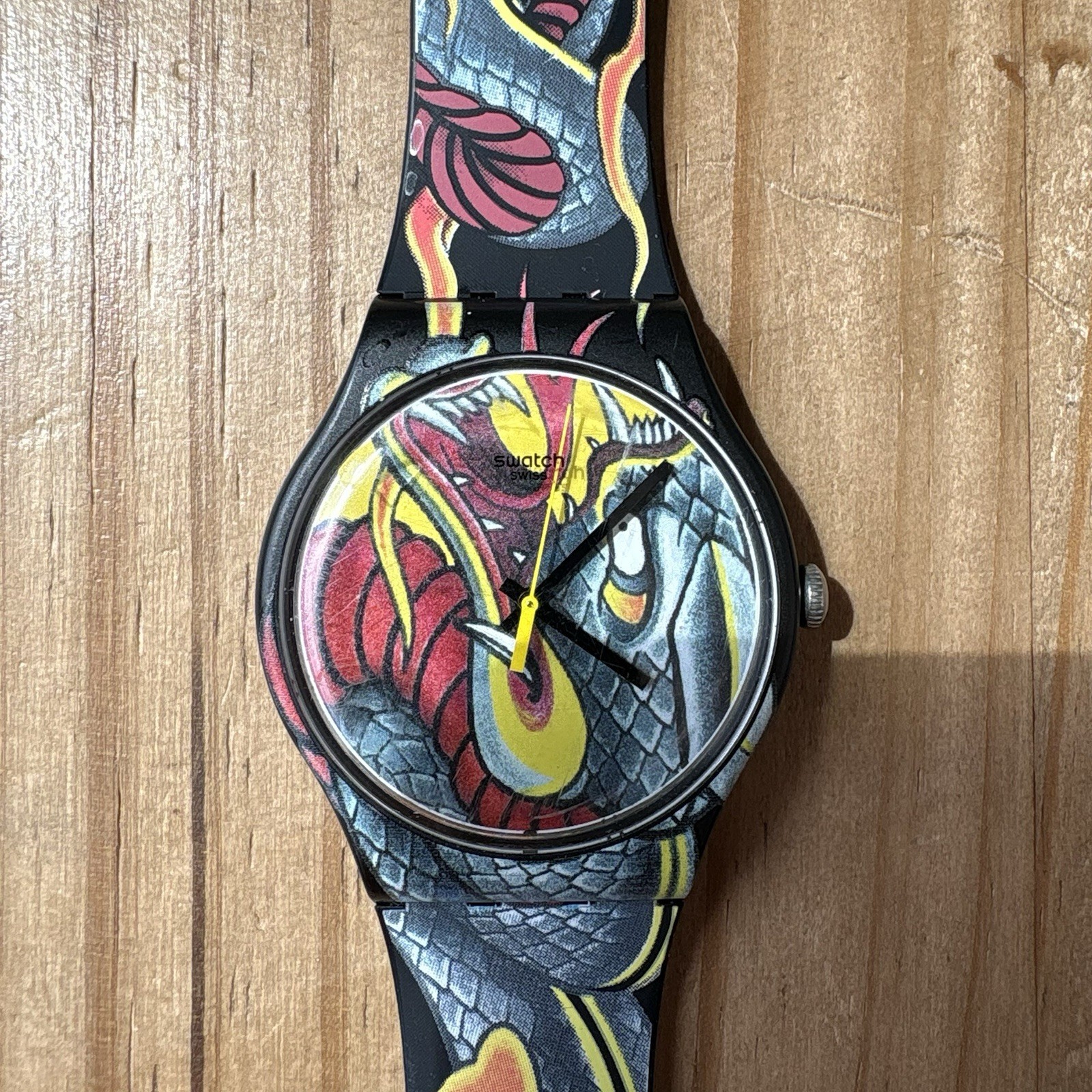 SWATCH Wrist Watch Gent 2012 – SUOZ151 – Fired Snake By Tin Tin – New Battery