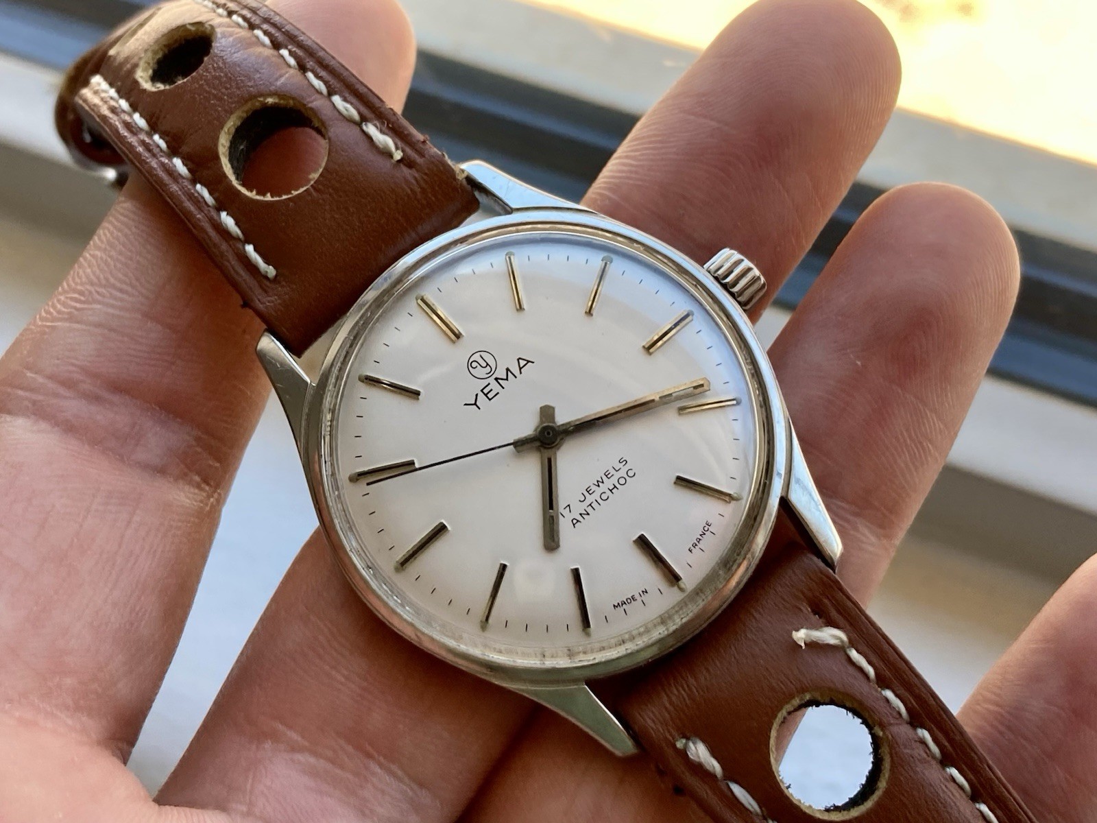 Rare Vintage Yema Mens Mechanical Wrist Watch RUNS WELL France 1960s Steel