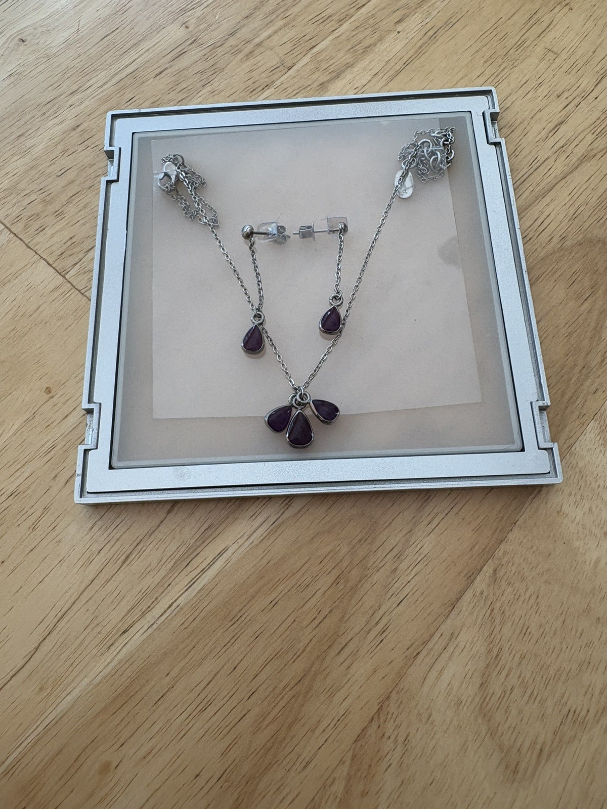 Swatch Bijoux Silver And Purple Teardrop Style Necklace And Earring Set