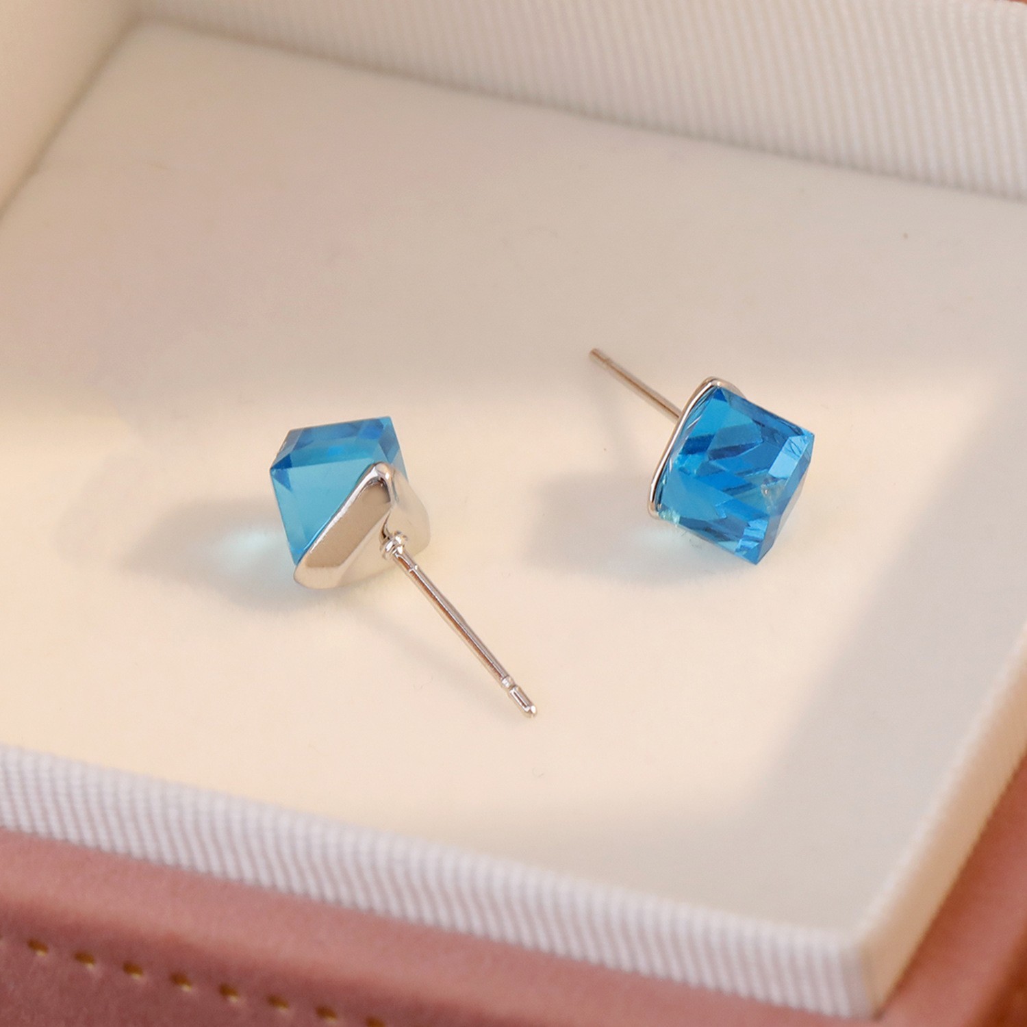 925 Sterling Silver Blue Cube Crystal HYPOALLERGENIC Stud Post CZ Earrings J7