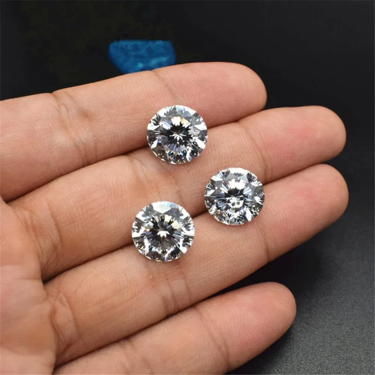 Round Diamond Cut Gem Brilliant Cut White Cubic Zirconia Nine Heart of A Flower