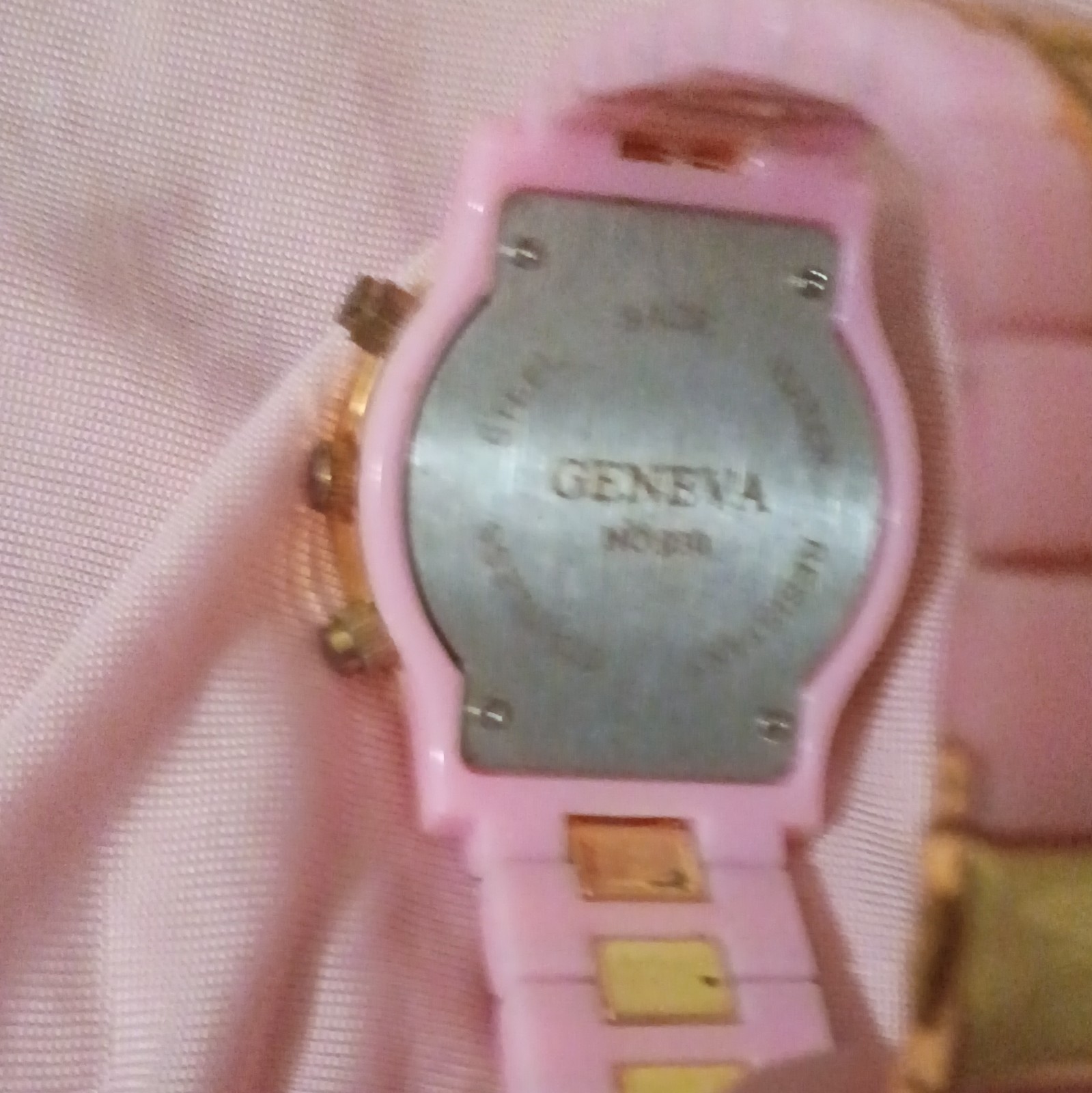 Geneva Quartz Analog Women’s Wristwatch Pink Dial Gold Case 40mm Gem Bezel