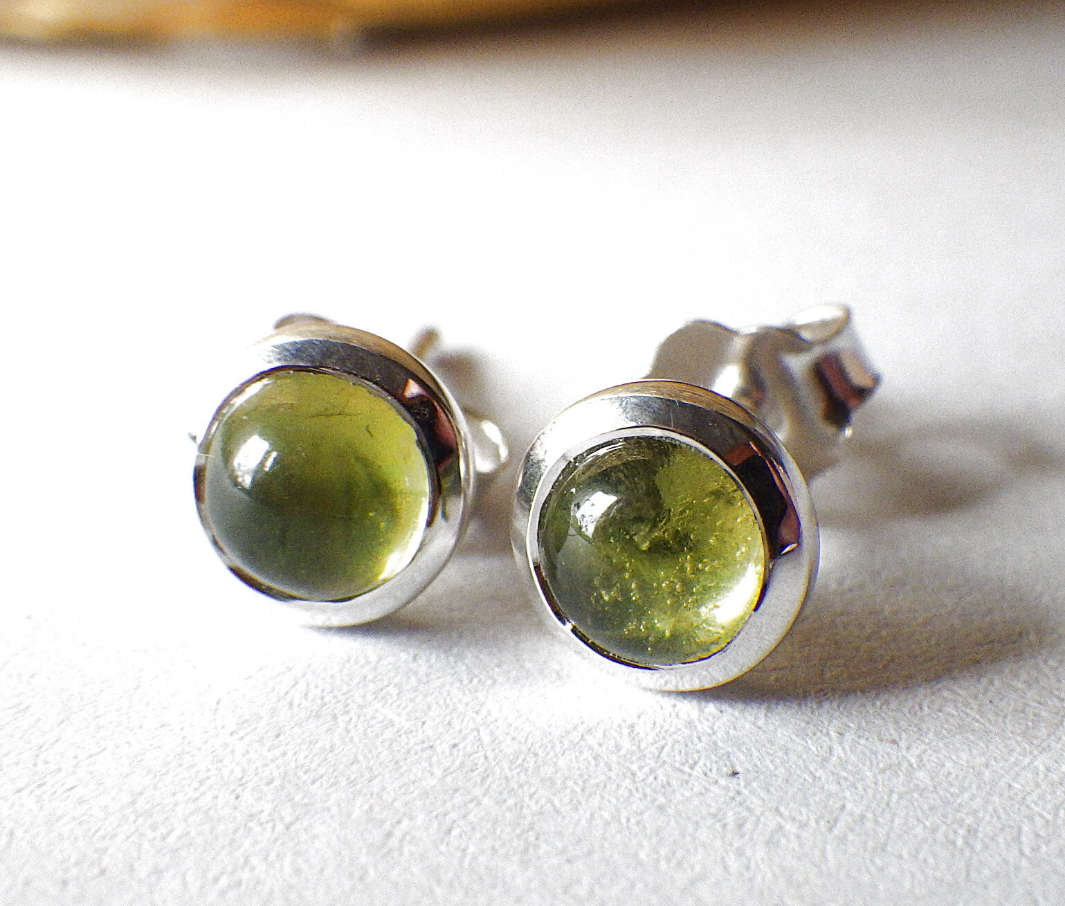 JEWELRY LOT Stud Vesuvianite Silver Earrings Round Small Cabochon Idocras