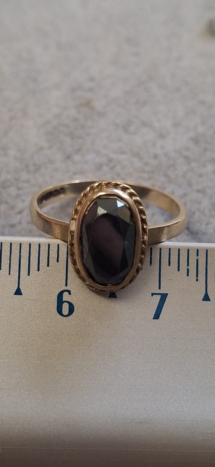 9ct Yellow Gold Hematite Ring Size L