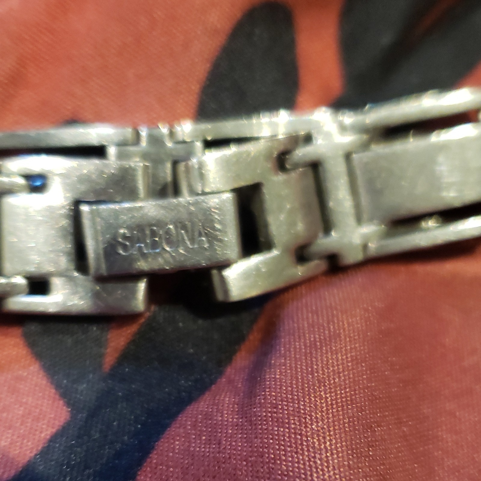 SADUN Signed Silver Tone Metal Link Chain Bracelet Fold-Over Closure