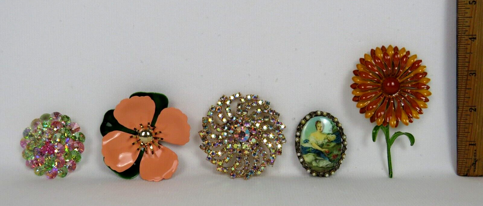VTG 1950s 60s MOD ENAMEL METAL FLOWER BROOCH SIGNED SARAH COVENTRY 2 3/4″ WIDE
