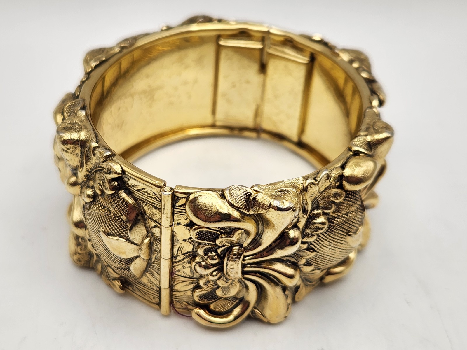 Whiting & Davis Signed Vintage Ornate Bangle Bracelet Hinged Gold Tone Push Lock