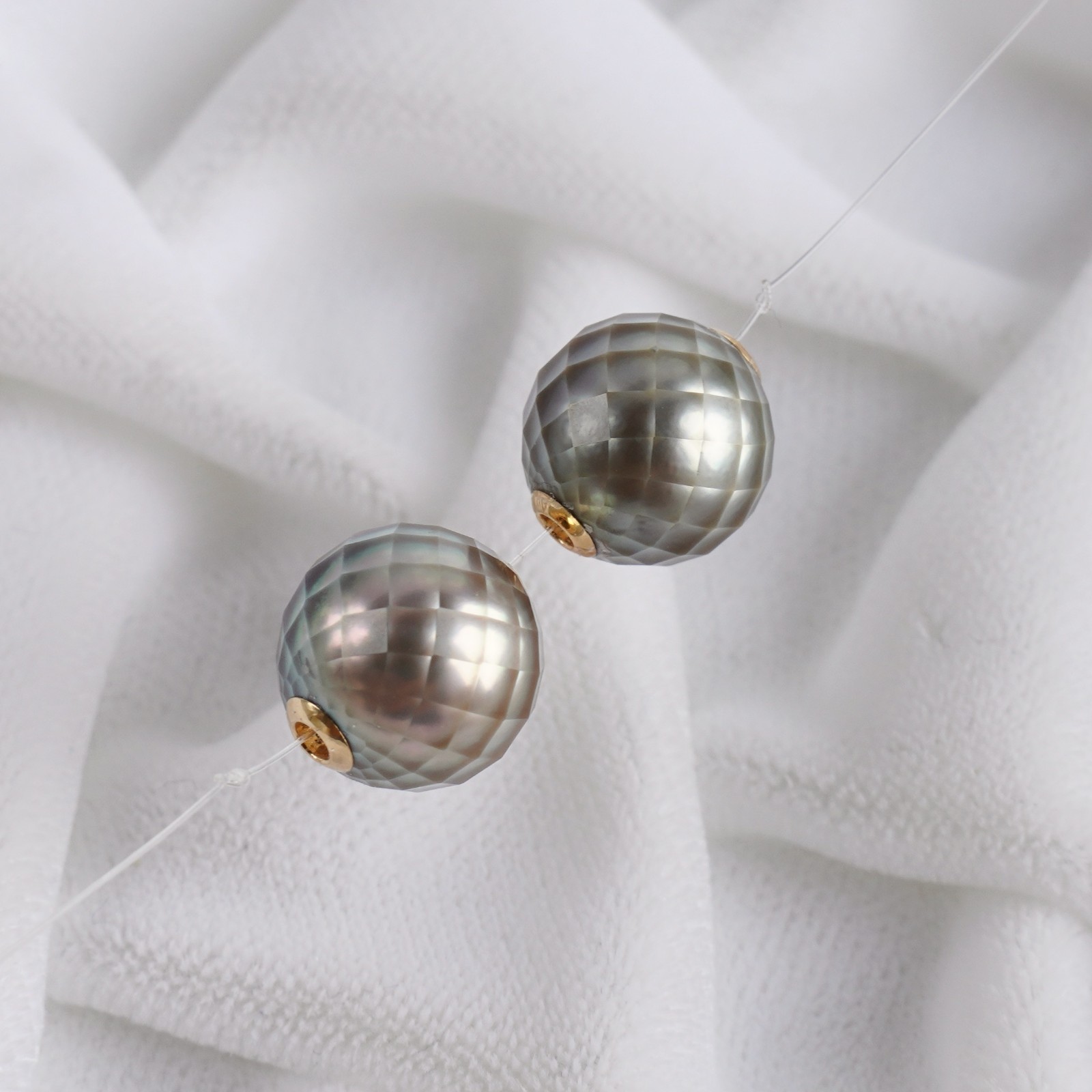 2PCS Faceted 10.2mm Round Gray Tahitian Loose Pearl,Full Drilled,18K Yellow Gold