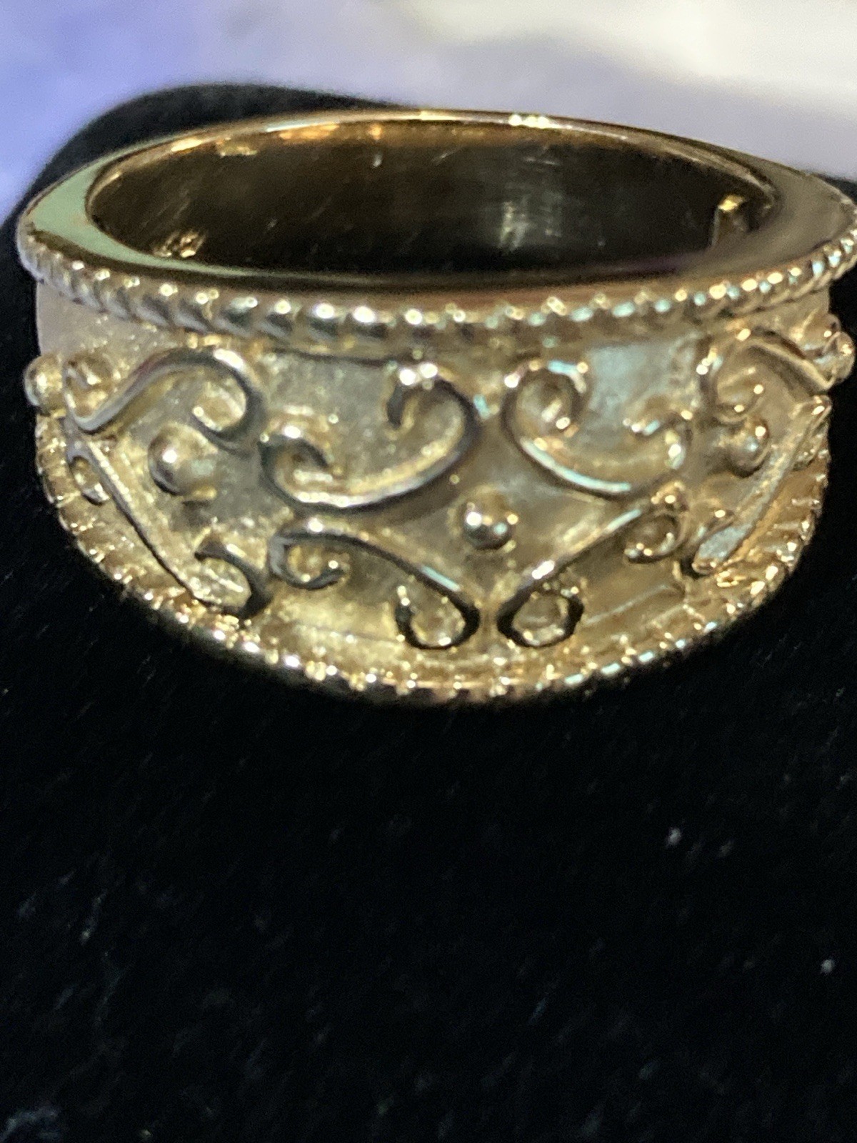 14Kt 8 Grams Yellow Gold Etruscan Scroll Band Ring 8 Grams