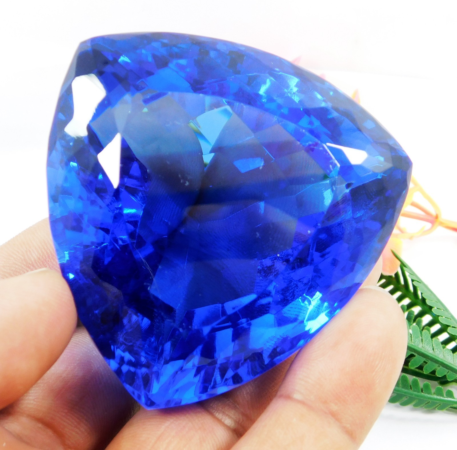 1005 Ct Ultra Large Natural Blue Tanzania Of Tanzanite Trillion Cut Loose Gems