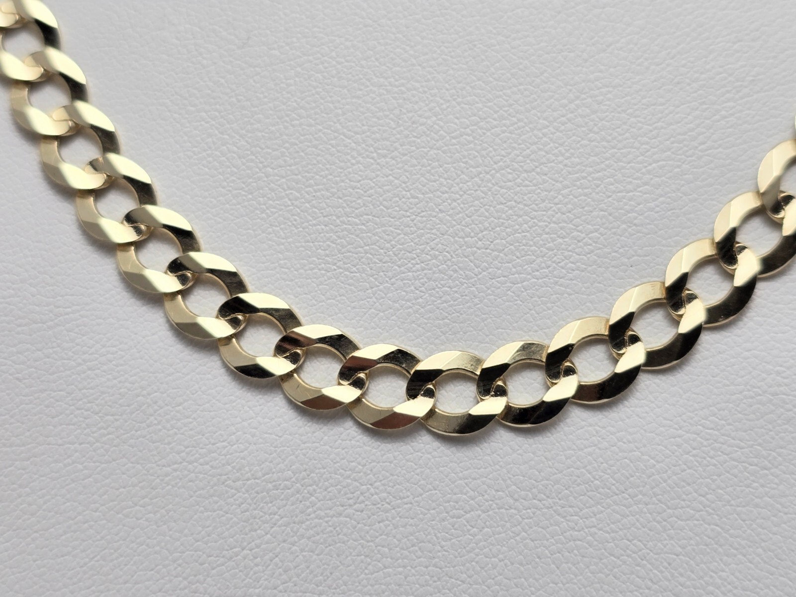 Unique 10K Karat Solid Yellow Gold Flat Curb Link Chain Necklace – 22.50″ Length