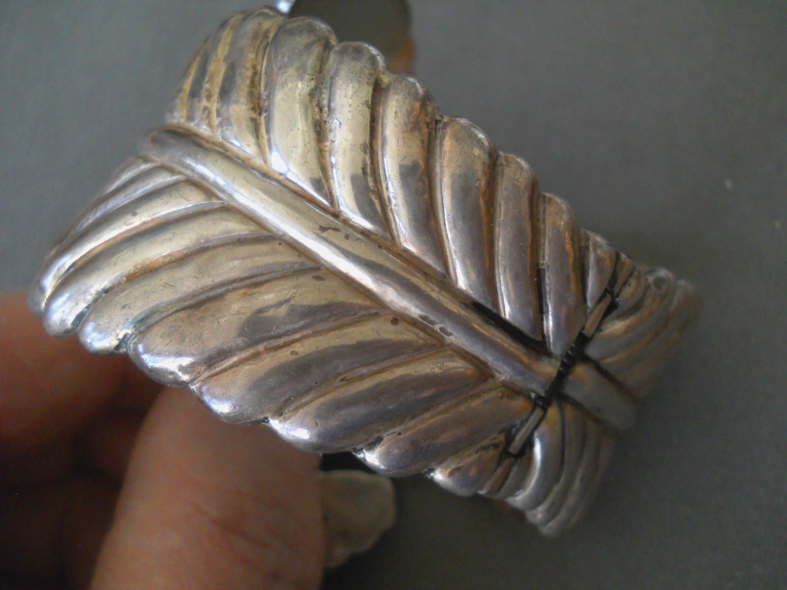 1950s Collectible TAXCO Sterling Silver Hinged Clamper Fern Motif Cuff Bracelet