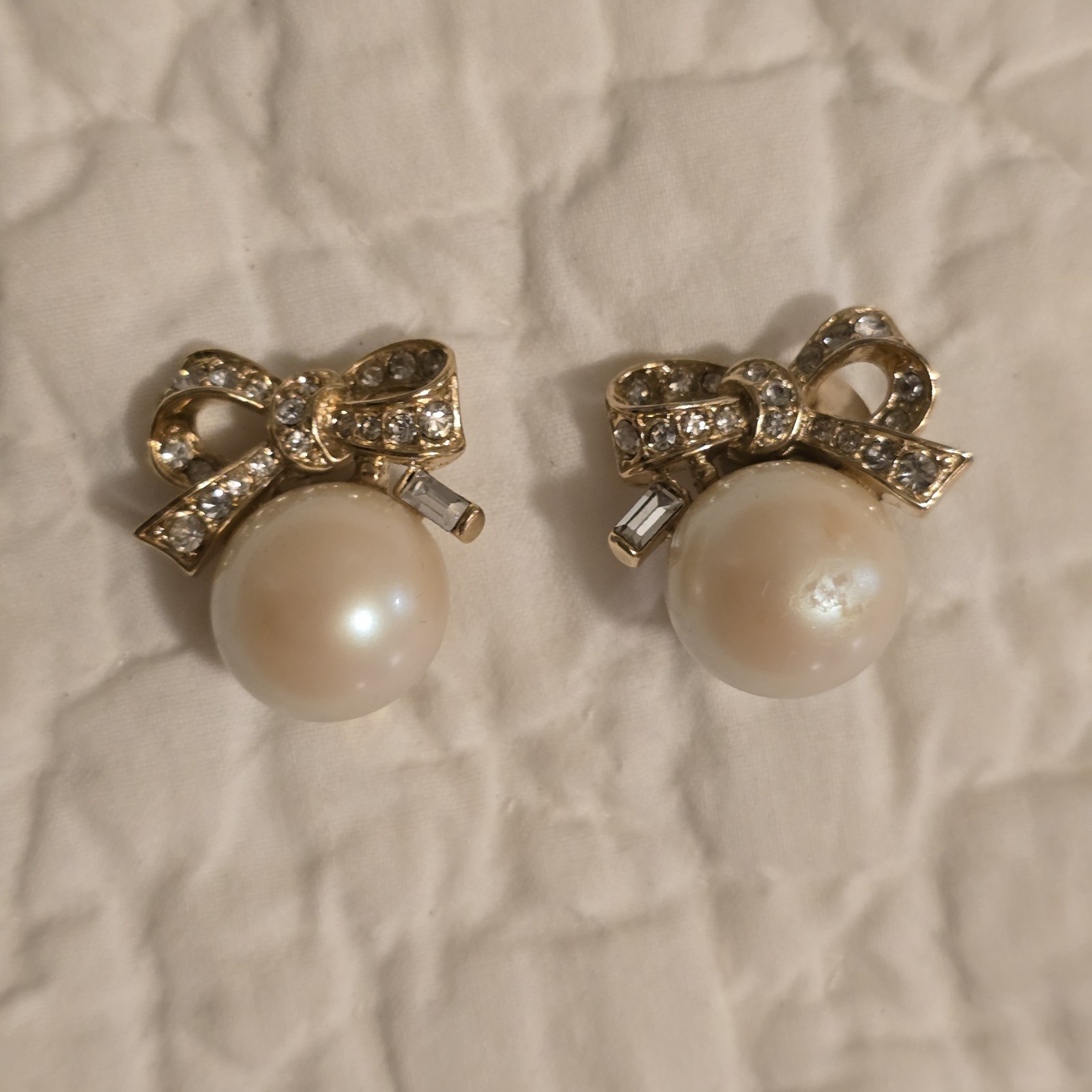 Vintage Nina Ricci Faux Pearl Earrings Gold Tone Rhinestone Clip On Signed 7/8″