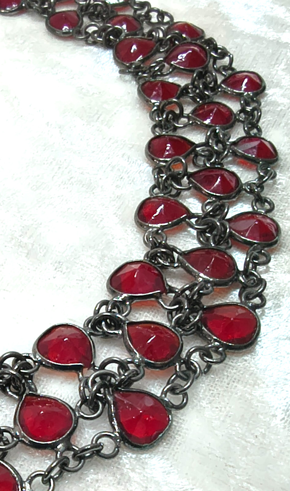 Red Crystal Teardrop Choker Necklace Gunmetal Tone Statement Bib 41-45.5cm