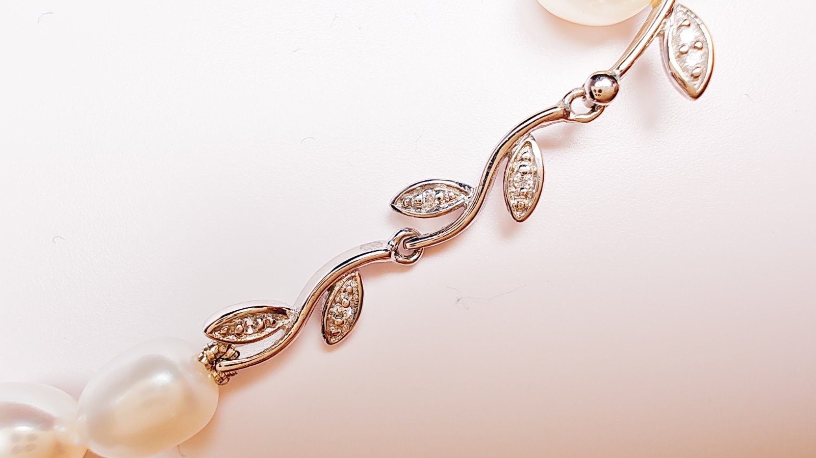 925 Sterling Silver Diamond White Cultured Freshwater Pearl Necklace 18–19.5″