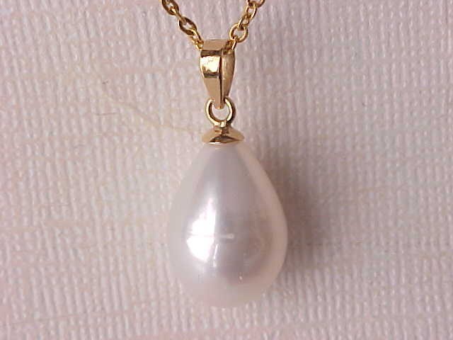 11.5MM X 17MM GENUINE WHITE PEARL PENDANT SOLID 18K YELLOW GOLD