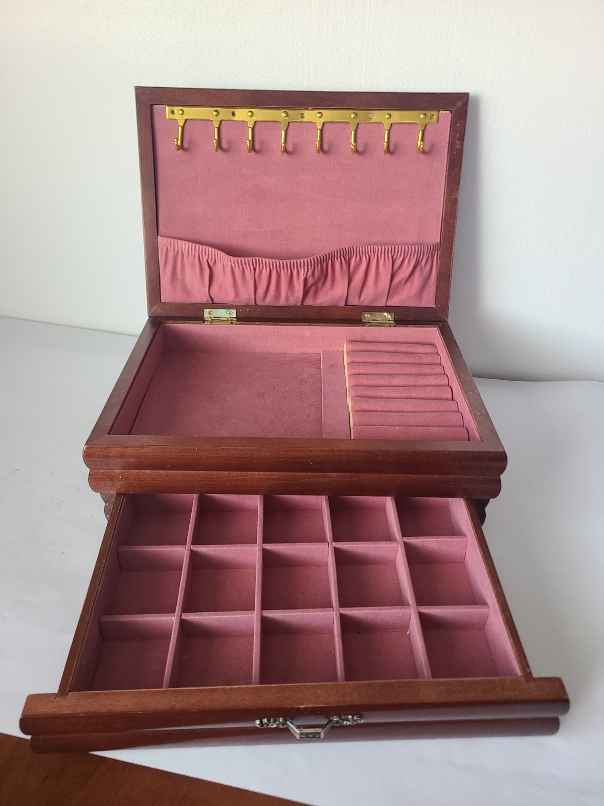 Vintage Floral Tapestry Top Wood Hinged Jewelry Box Pink Velvet Lining READ
