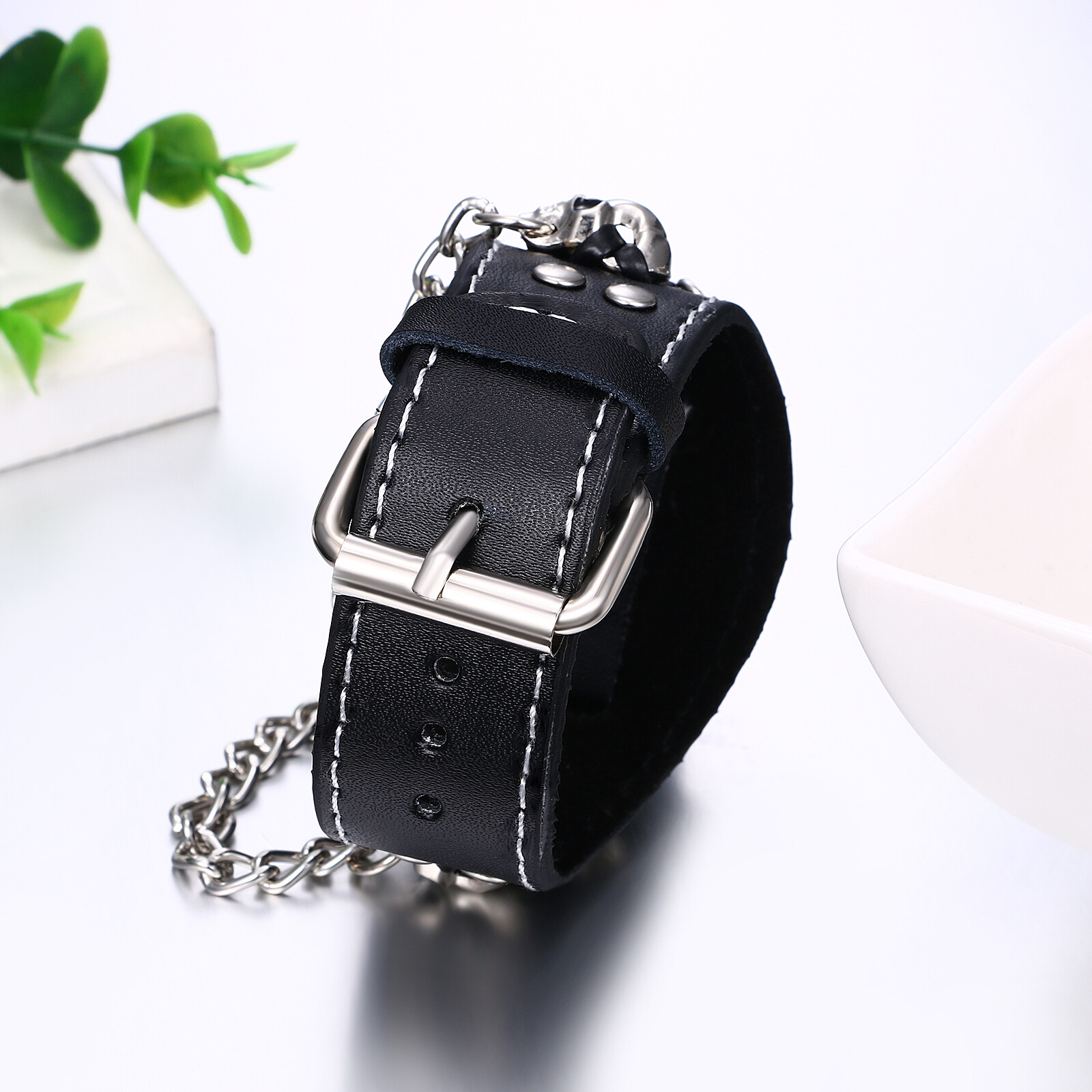 Unisex Geniune Leather Quartz Wrist Watch Openable Skull Case Chain Bullet Decor