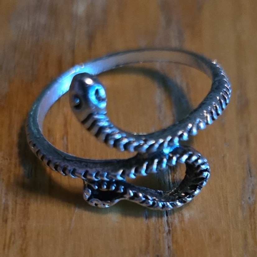 Silver Tone Snake Wrap Metal Ring Adjustable Size 7.25 No Stone