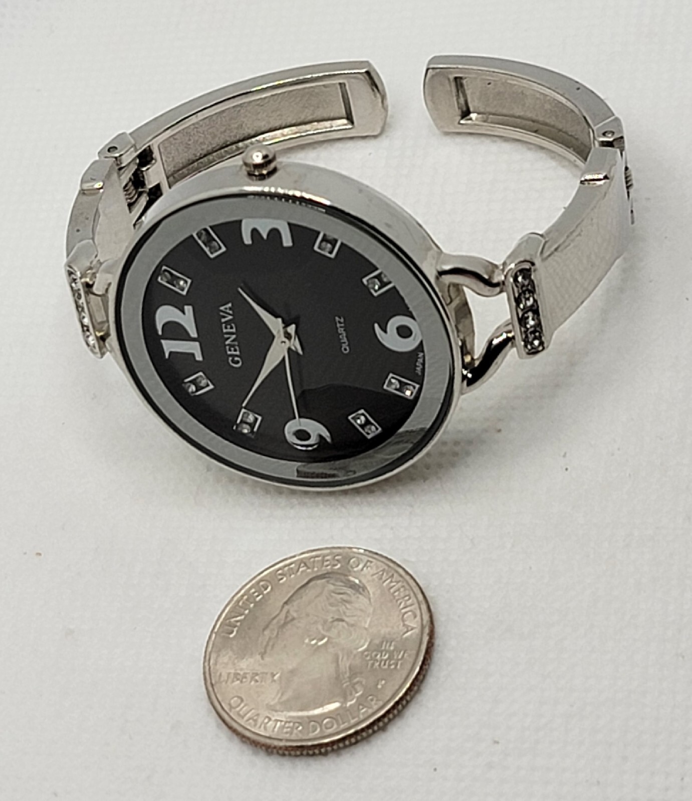 Ladies Geneva Trendy Fashion Silver Tone Black Dial Cuff Bracelet Watch I5
