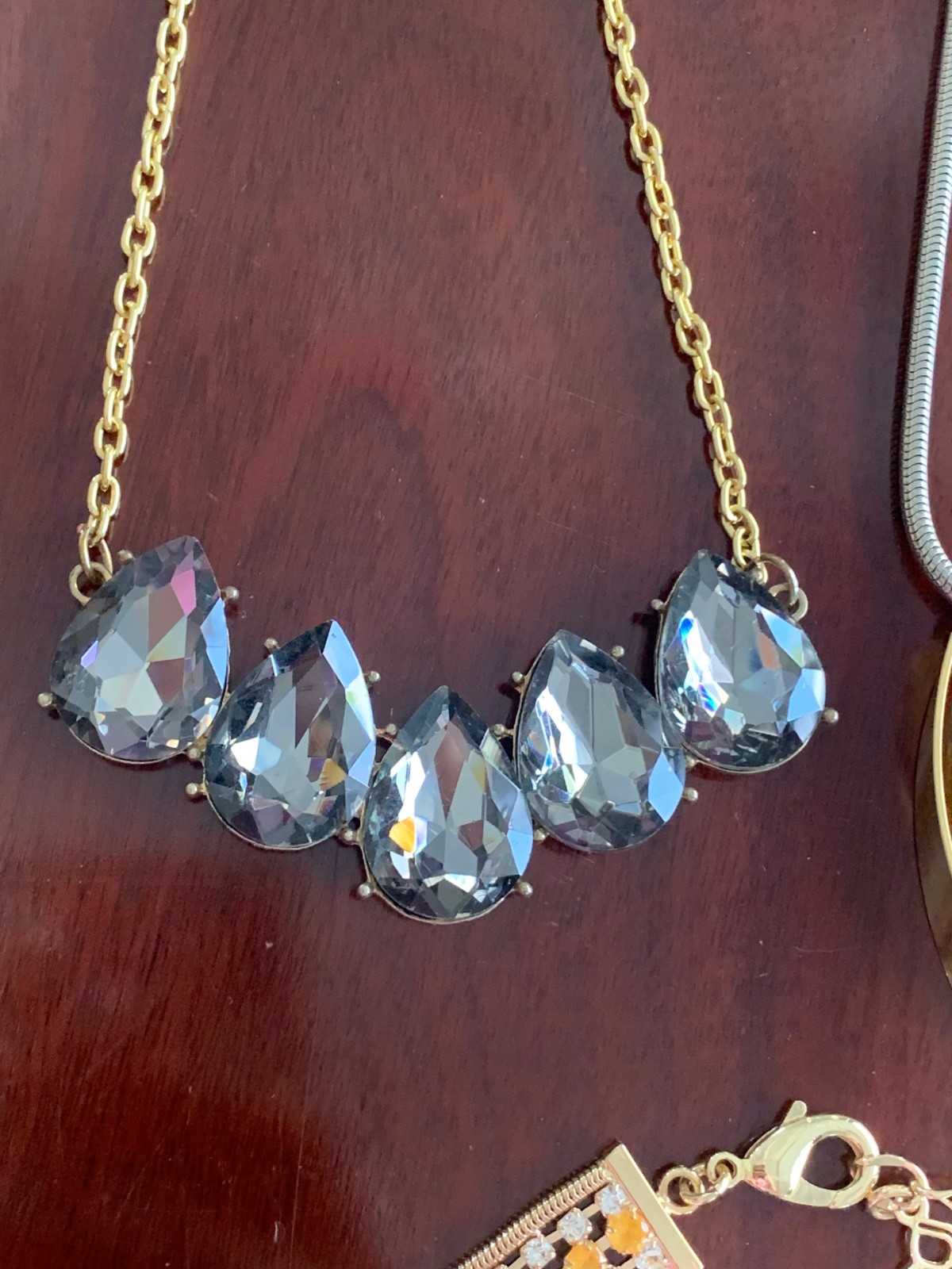 10 BOLD NECKLACES! FASHION BLING, BIBB AND BEAUTIFUL STYLES IN VARIOUS LENGTHS!!