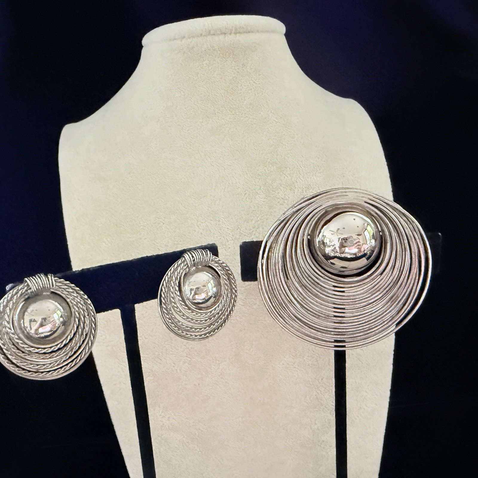 VTG. ESTATE MCM DEMI SILVER TONE COSMIC BROOCH & CLIP ON EARRINGS-BG177