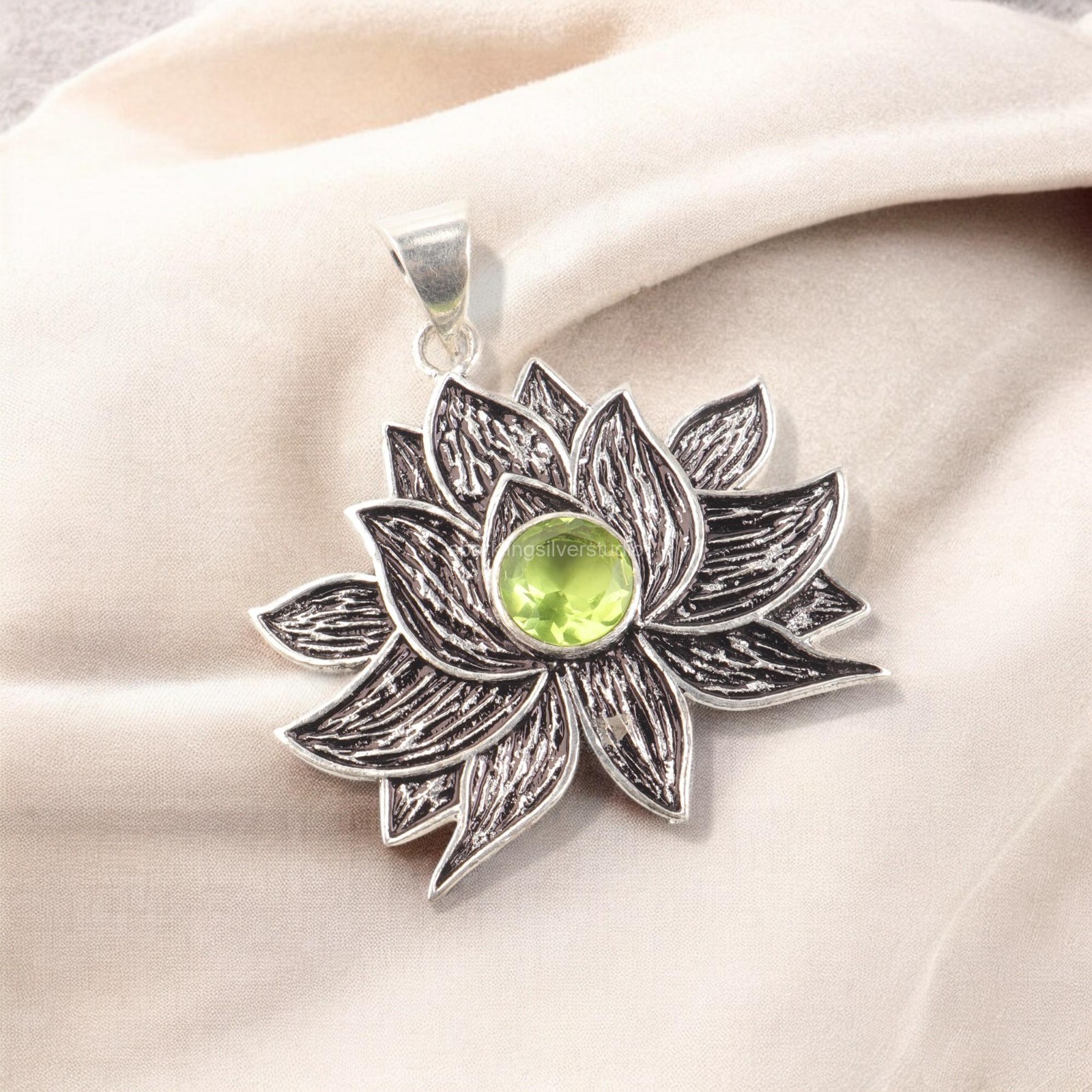 Natural Peridot Gemstone Pendant 925 Sterling Silver Jewelry Mother’s Day gift