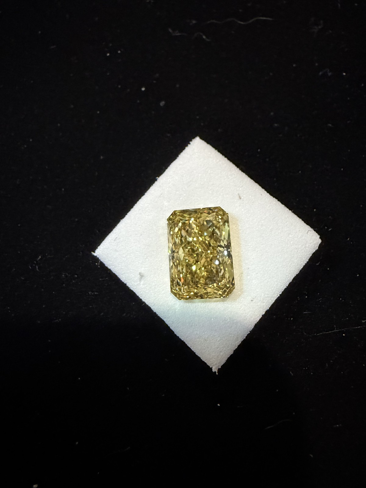 4.12 ct Radiant Cut Lab Diamond Fancy Intense Yellow VVS2 IGI – Stunning Color