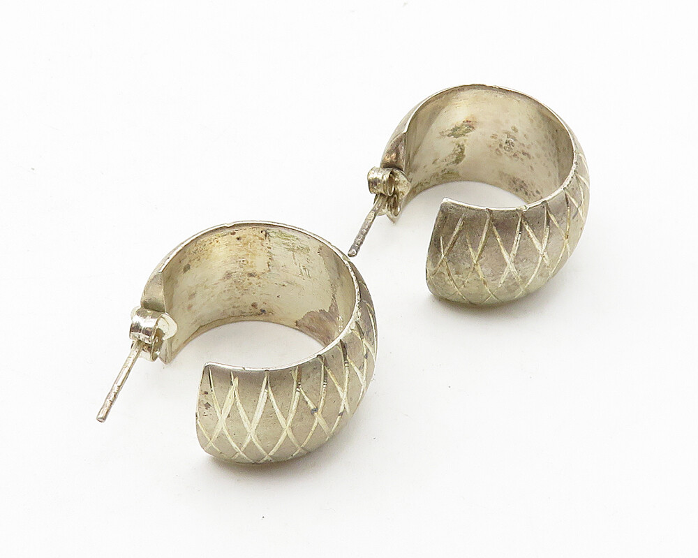 925 Sterling Silver Vintage Diamond Shape Pattern JHoop Earrings EG5691
